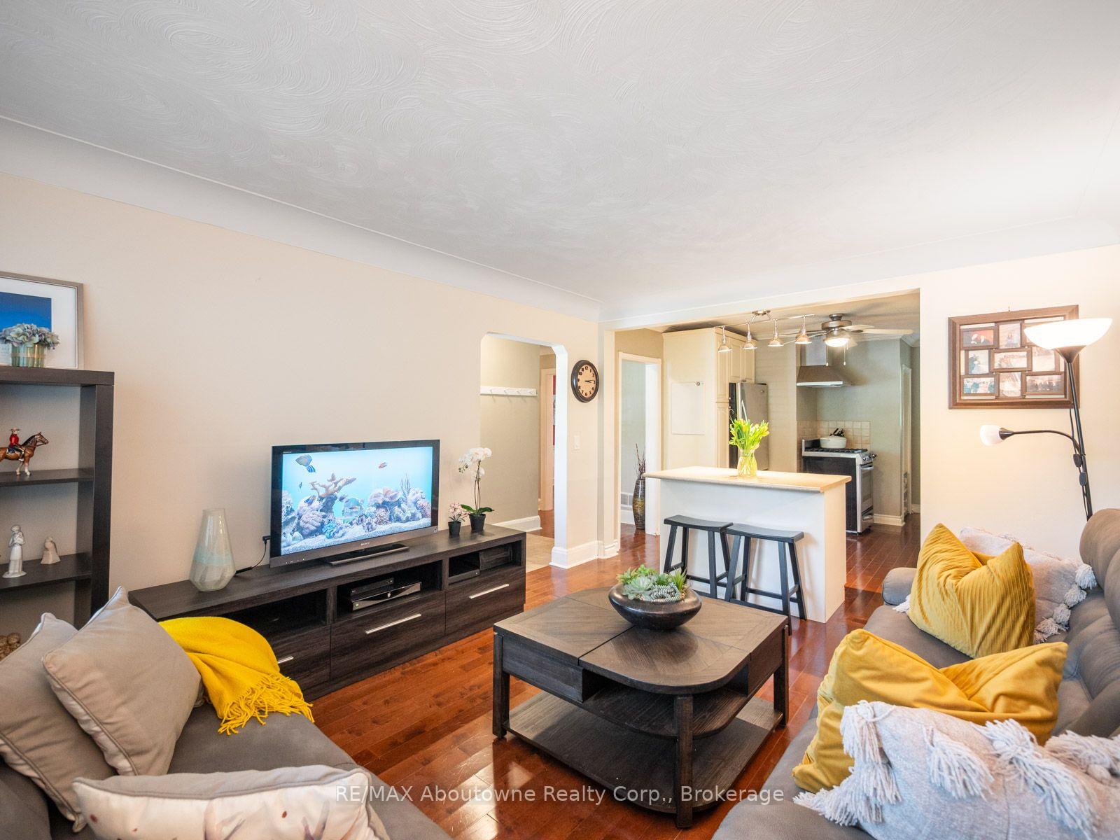 Photo 18 of 938 King Road, Burlington, LaSalle — HOMEH
