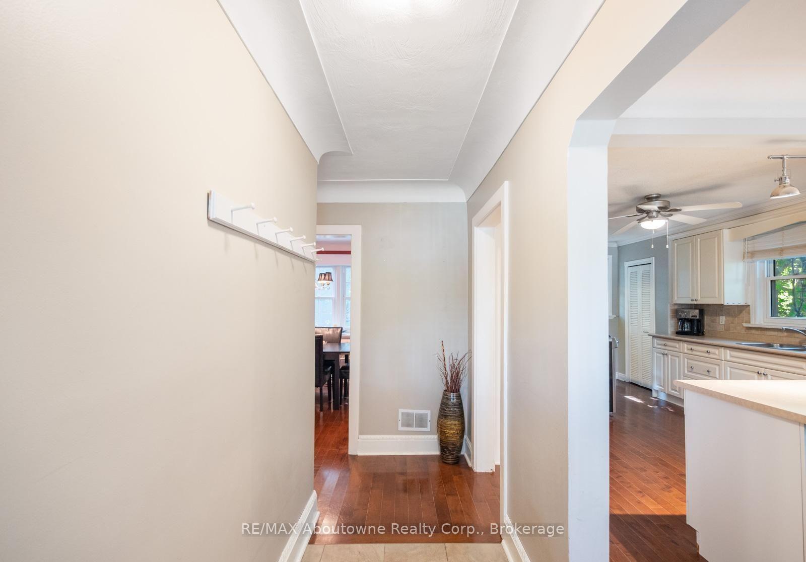 Photo 25 of 938 King Road, Burlington, LaSalle — HOMEH