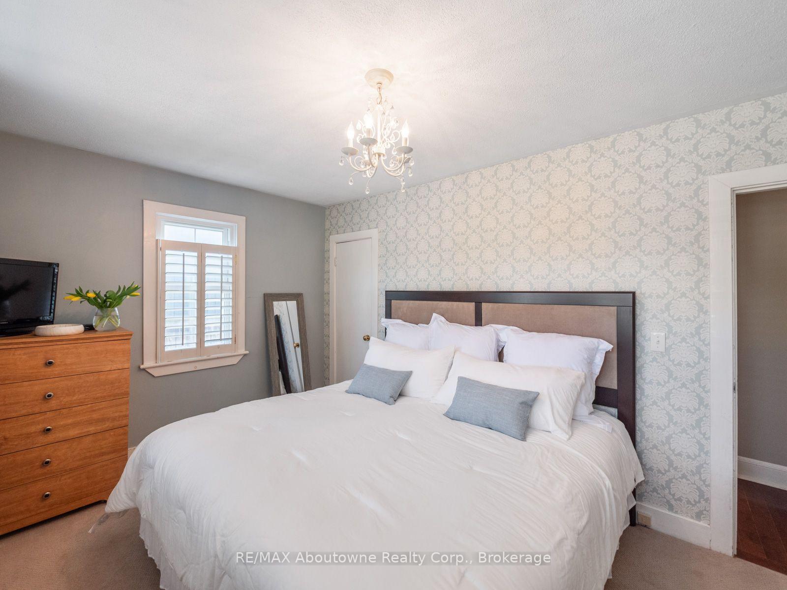Photo 30 of 938 King Road, Burlington, LaSalle — HOMEH