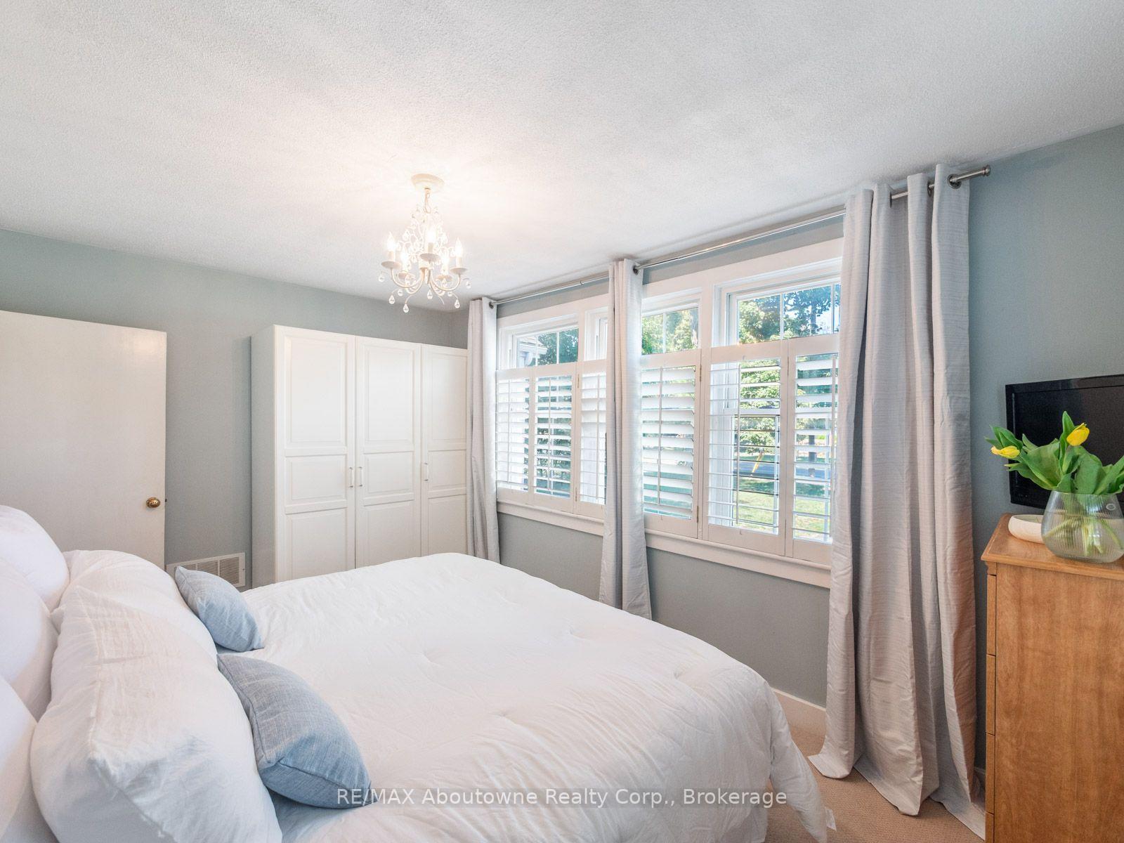 Photo 32 of 938 King Road, Burlington, LaSalle — HOMEH