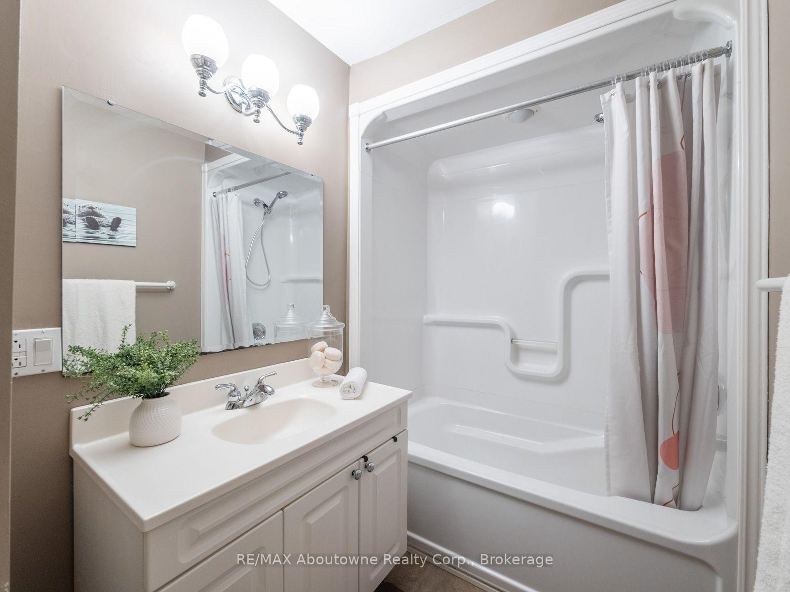 Photo 33 of 938 King Road, Burlington, LaSalle — HOMEH