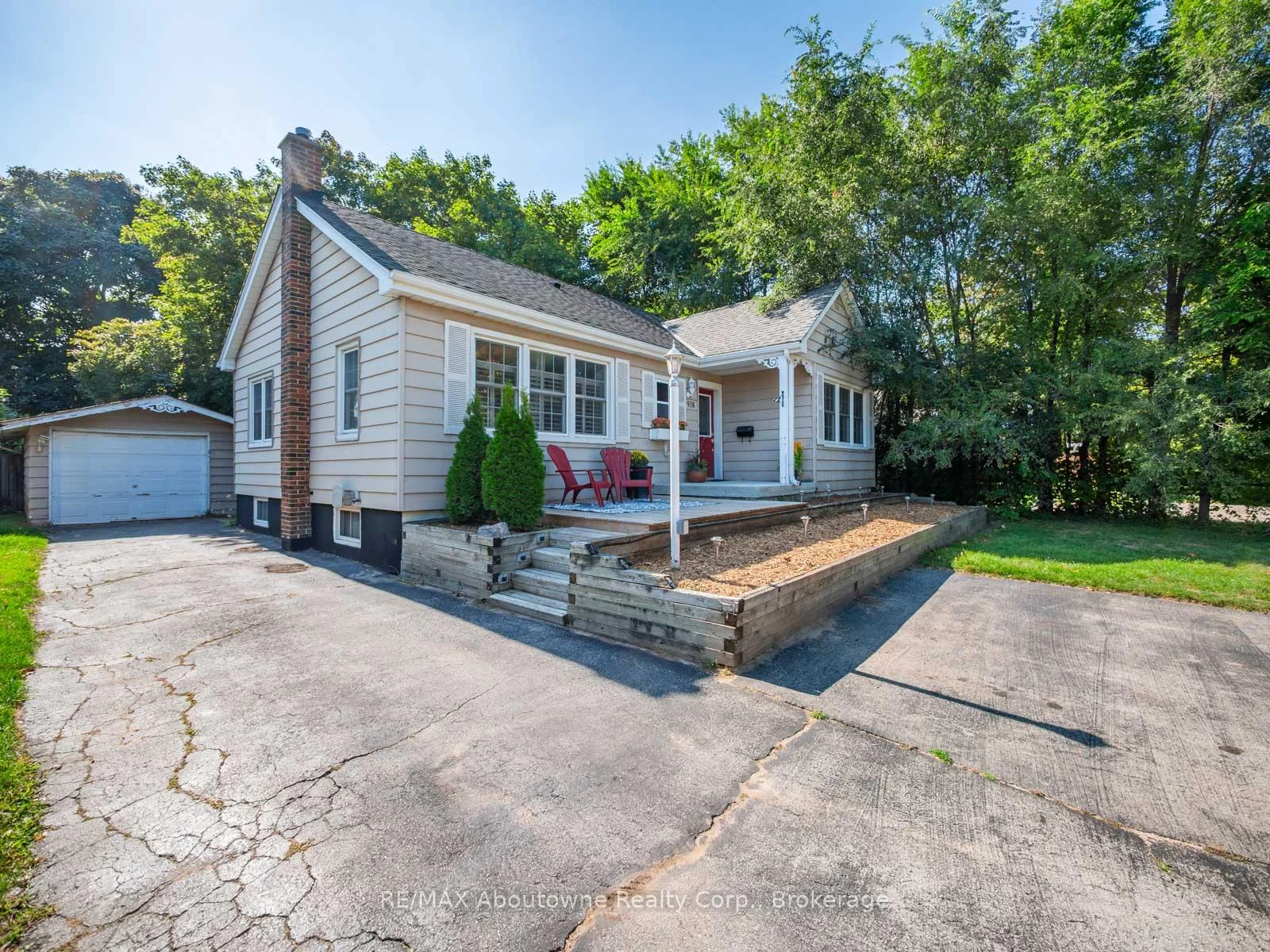 Photo 10 of 938 King Road, Burlington, LaSalle — HOMEH