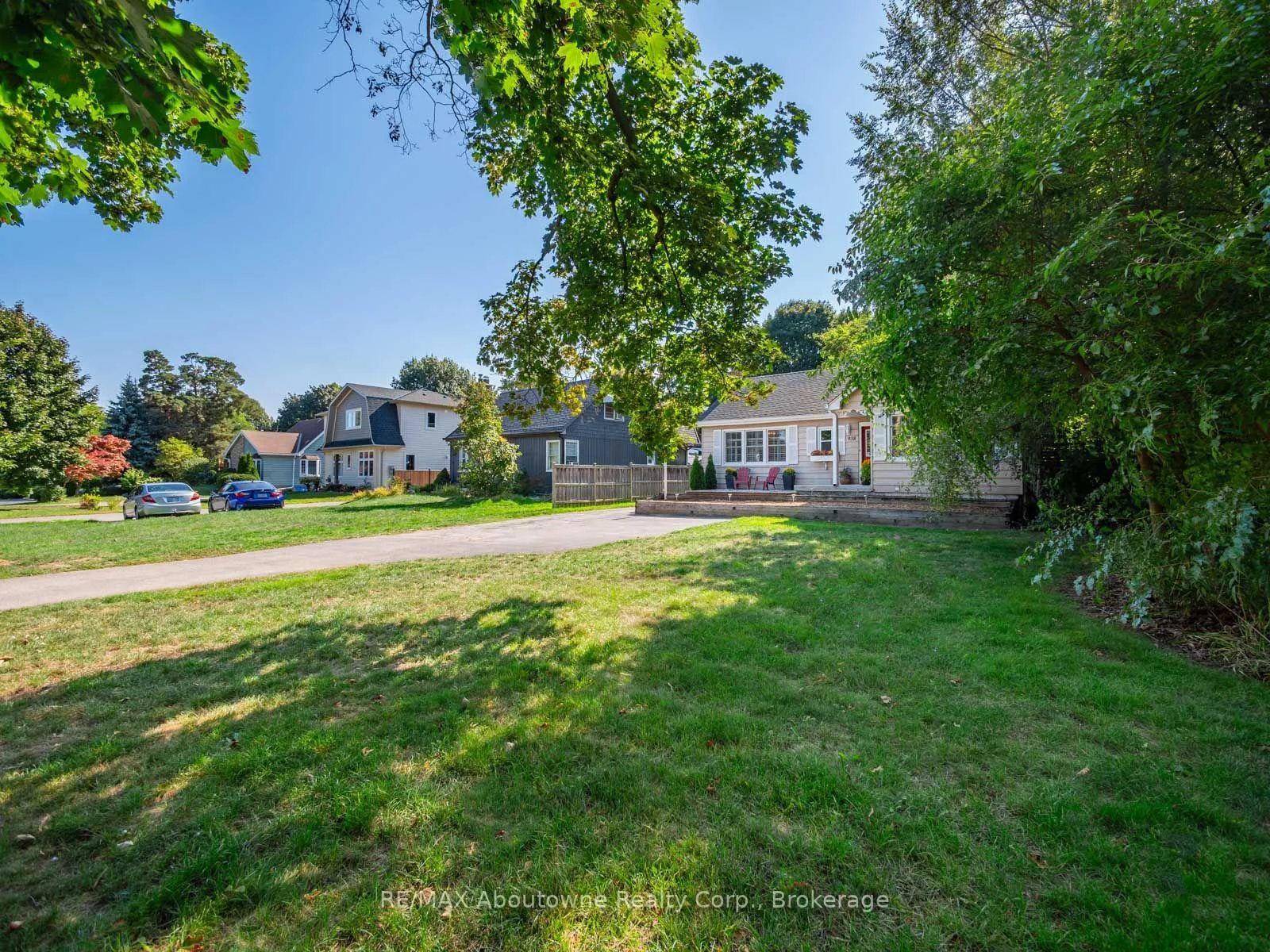 Photo 11 of 938 King Road, Burlington, LaSalle — HOMEH
