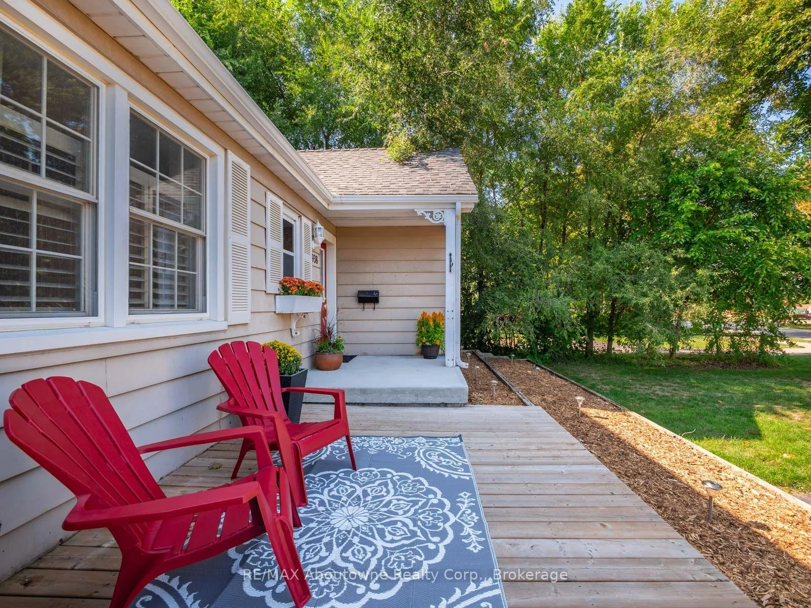 Photo 16 of 938 King Road, Burlington, LaSalle — HOMEH