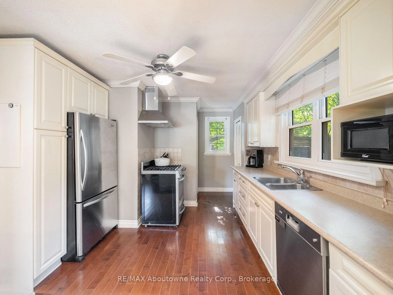 Photo 40 of 938 King Road, Burlington, LaSalle — HOMEH