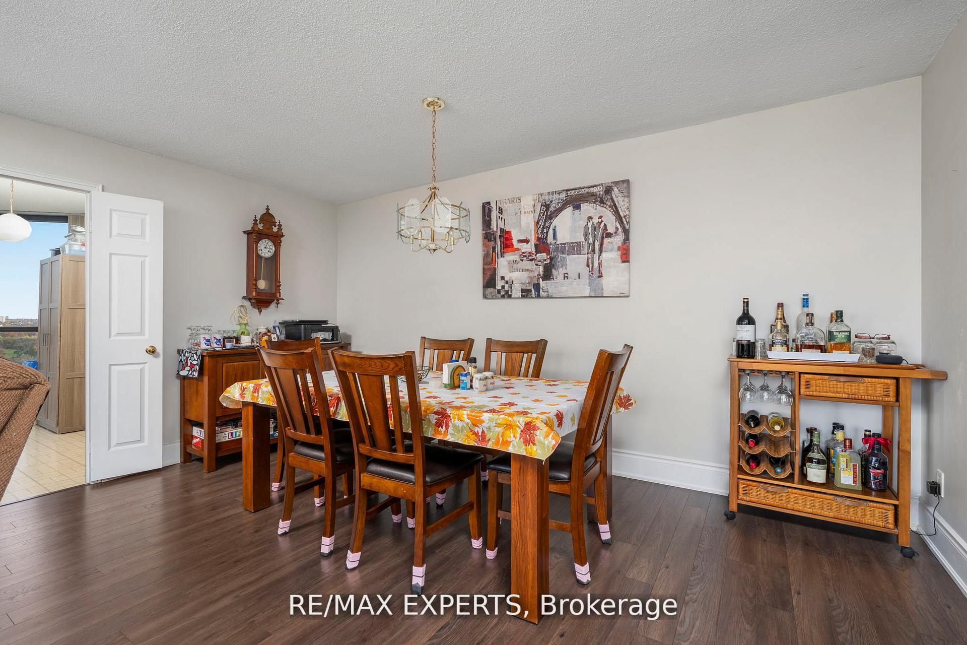Photo 10 of Unit 1103, 40 Richview Road, Etobicoke, Humber Heights — HOMEH