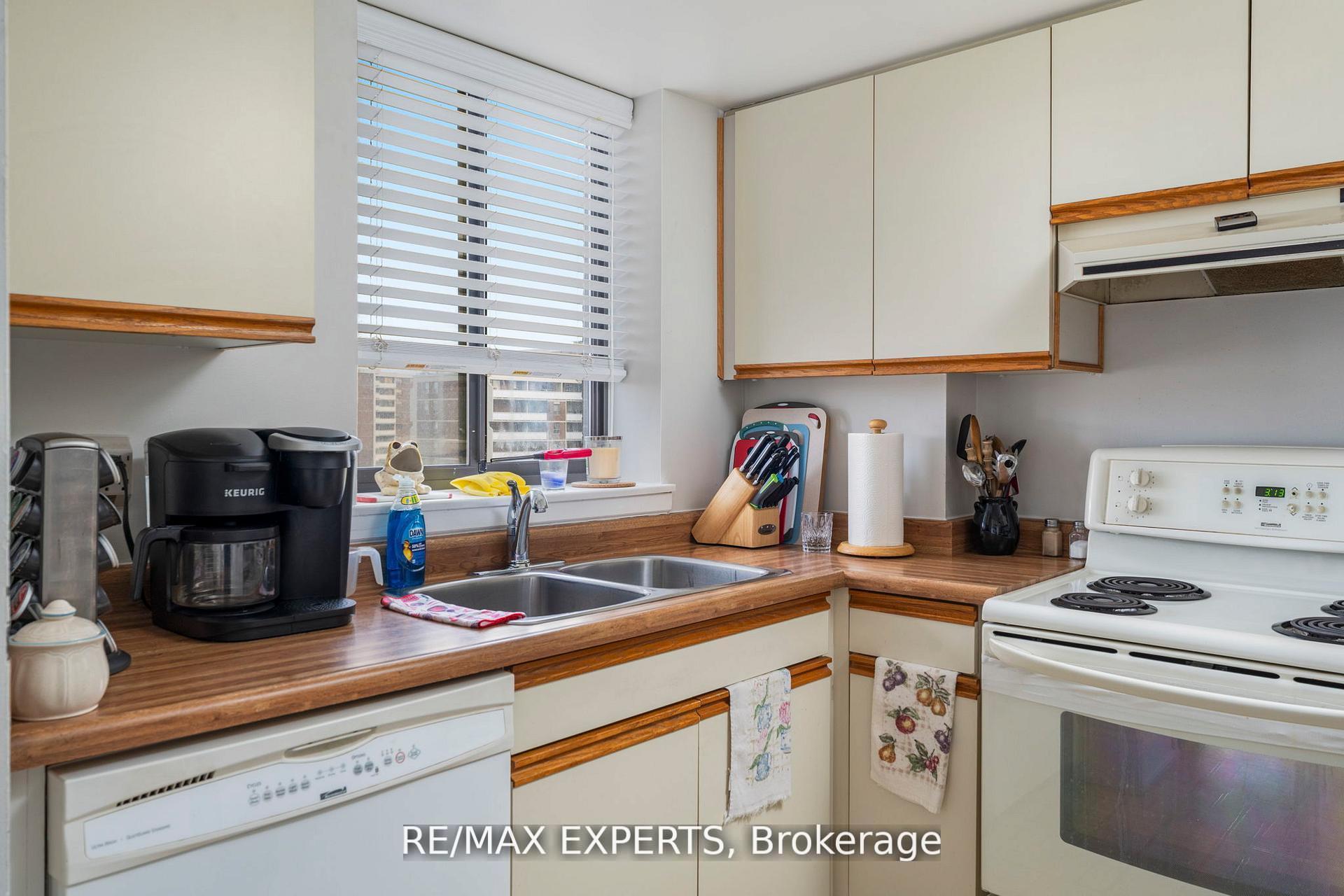 Photo 17 of Unit 1103, 40 Richview Road, Etobicoke, Humber Heights — HOMEH