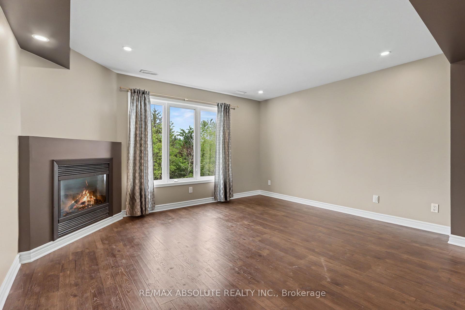 Photo 3 of 294 Cresthaven Drive, Ottawa, Barrhaven East — HOMEH