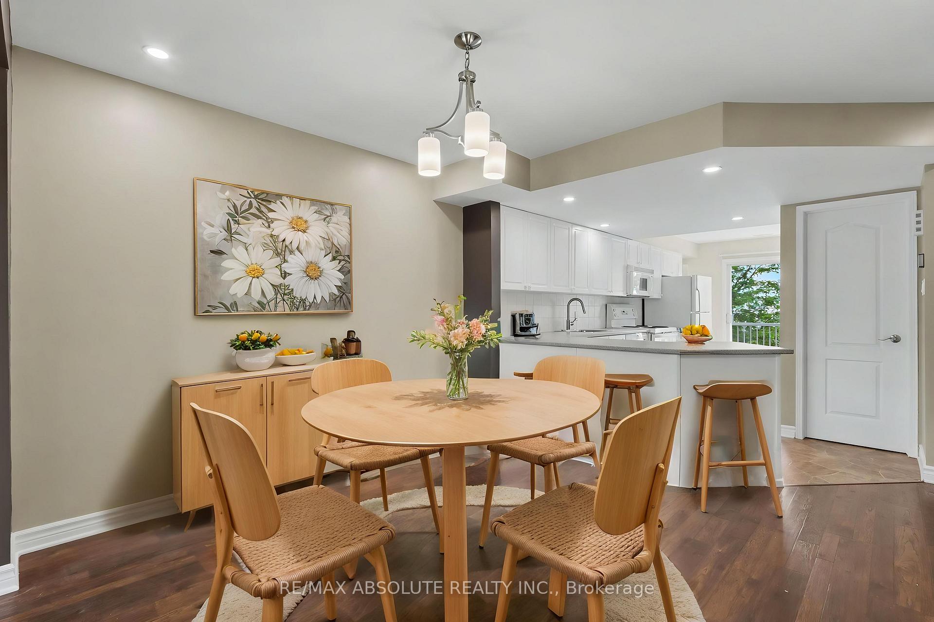 Photo 4 of 294 Cresthaven Drive, Ottawa, Barrhaven East — HOMEH
