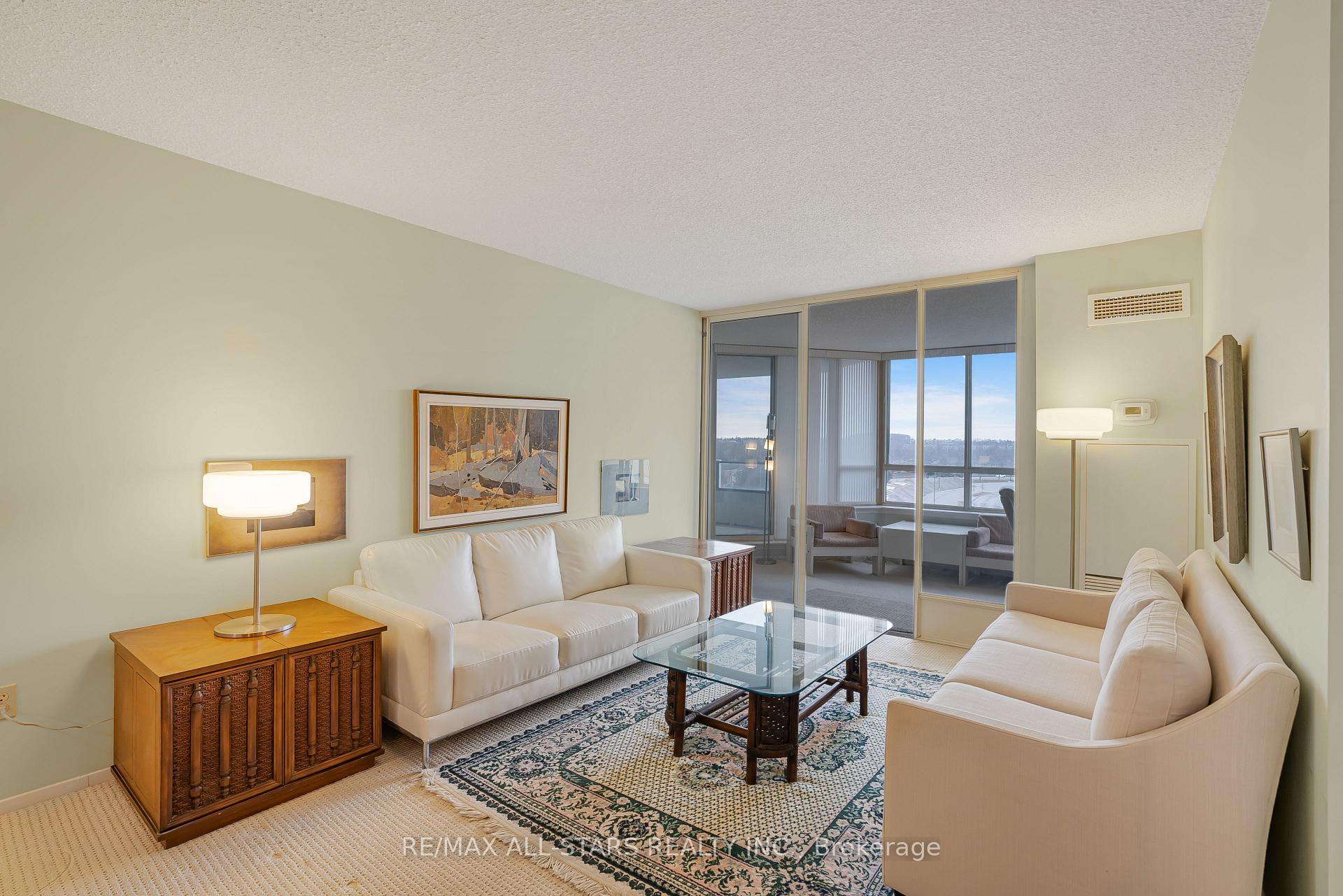 Photo 4 of Unit 817, 25 Austin Drive, Markham, Markville — HOMEH