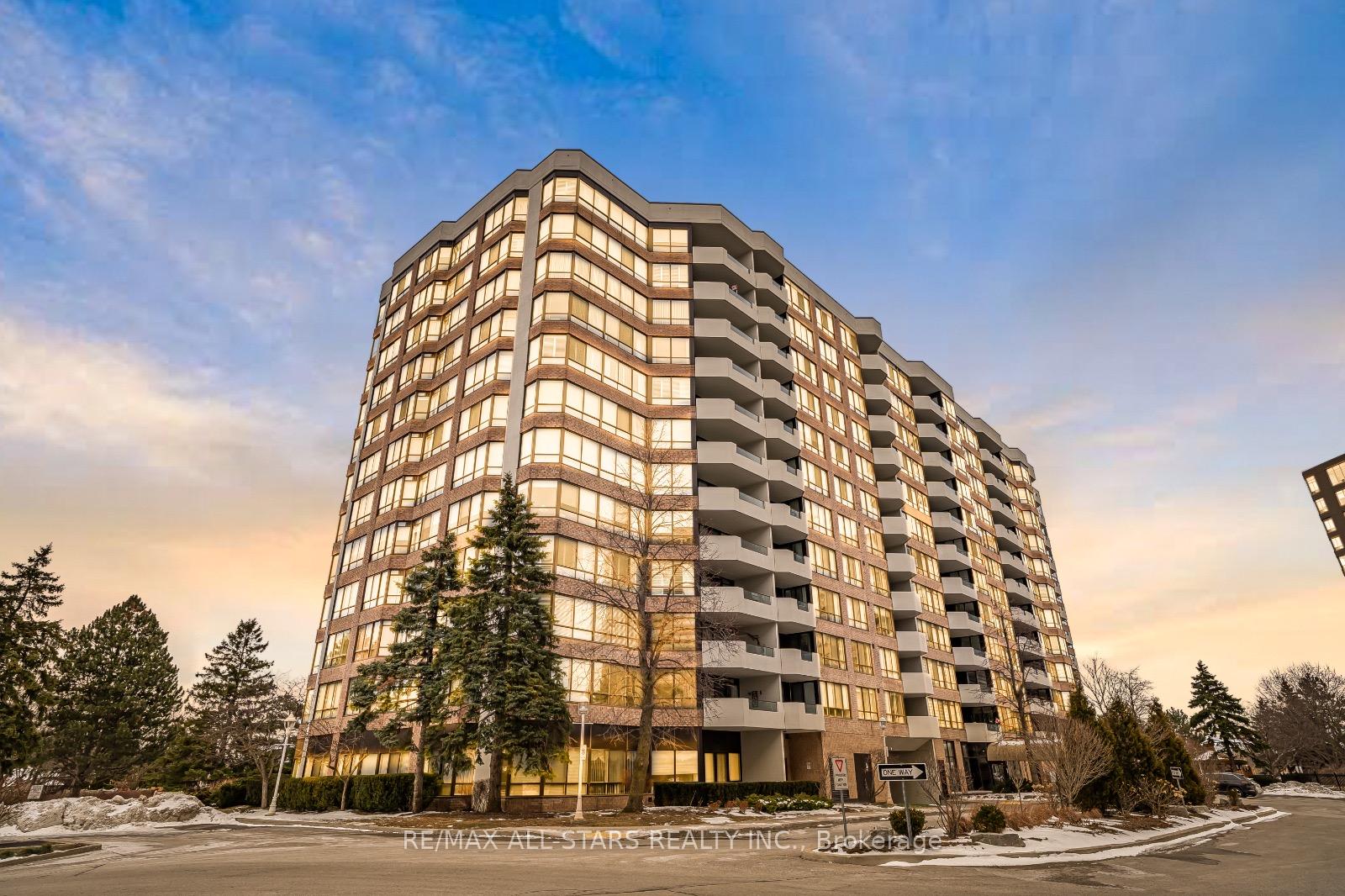 Photo of Unit 817, 25 Austin Drive