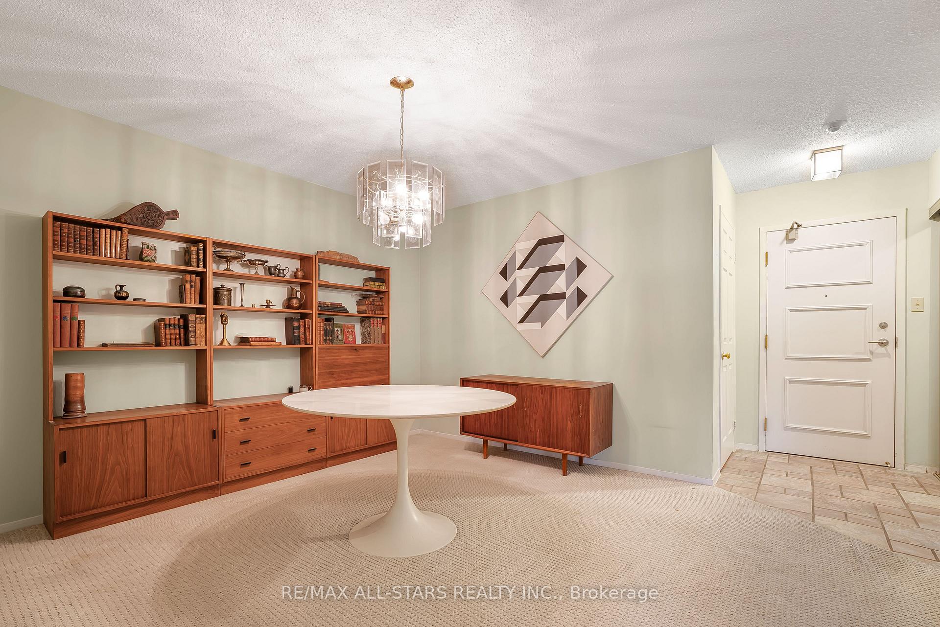 Photo 7 of Unit 817, 25 Austin Drive, Markham, Markville — HOMEH