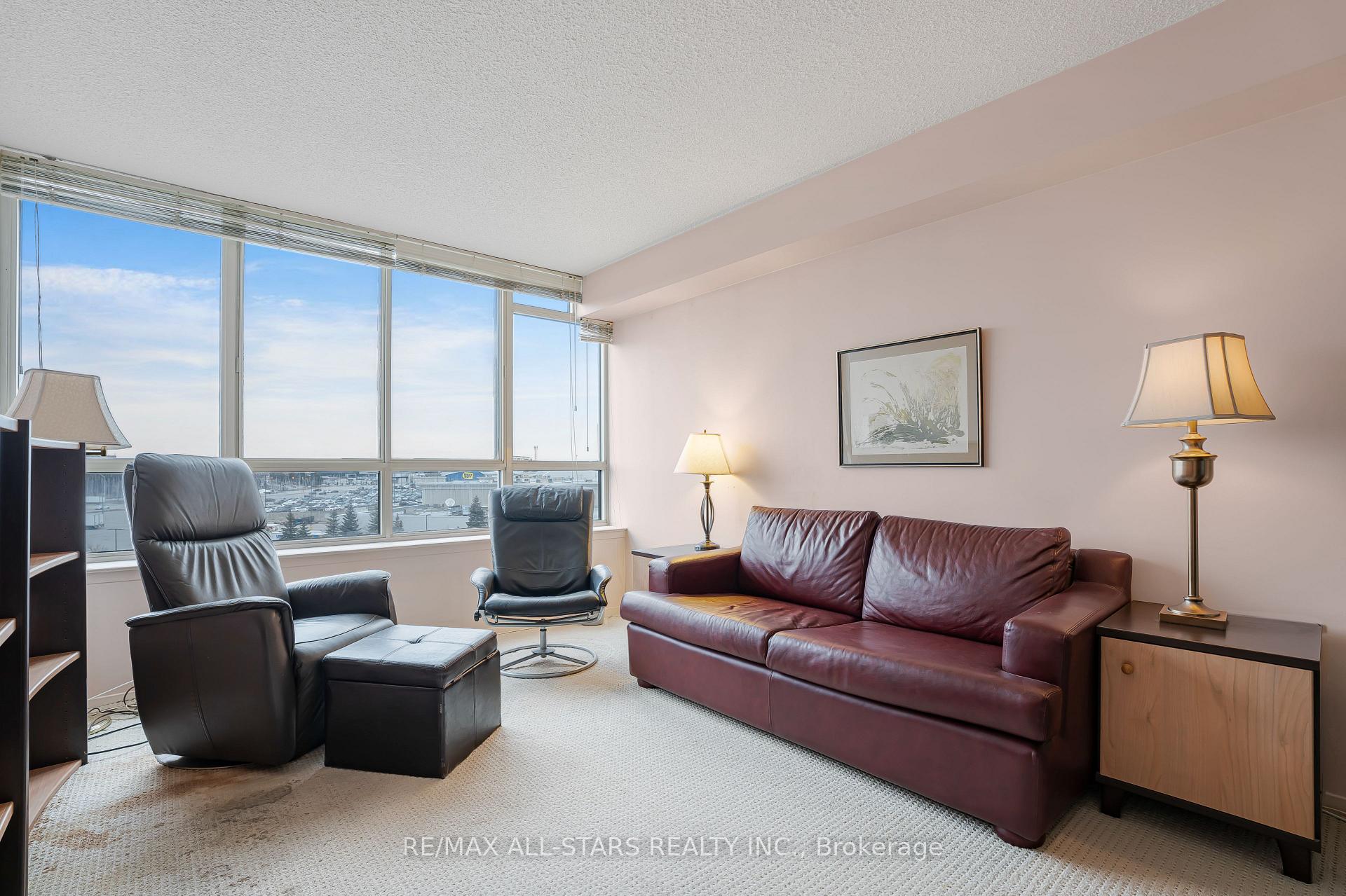 Photo 10 of Unit 817, 25 Austin Drive, Markham, Markville — HOMEH
