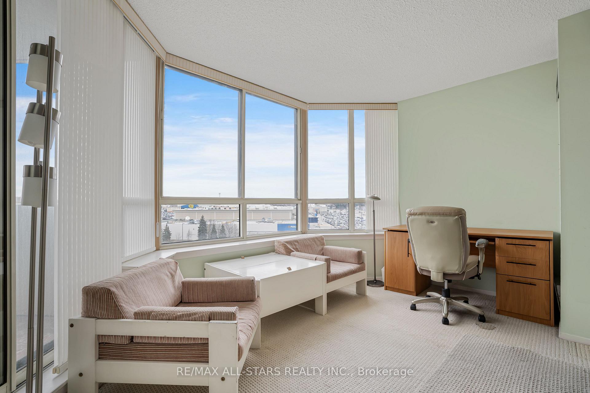 Photo 17 of Unit 817, 25 Austin Drive, Markham, Markville — HOMEH