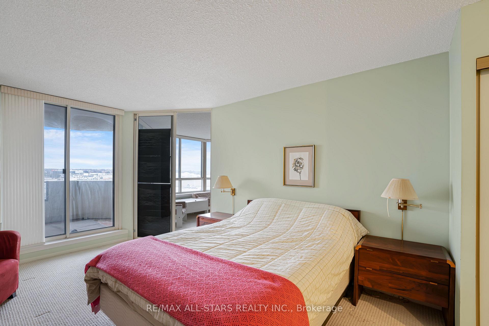 Photo 23 of Unit 817, 25 Austin Drive, Markham, Markville — HOMEH