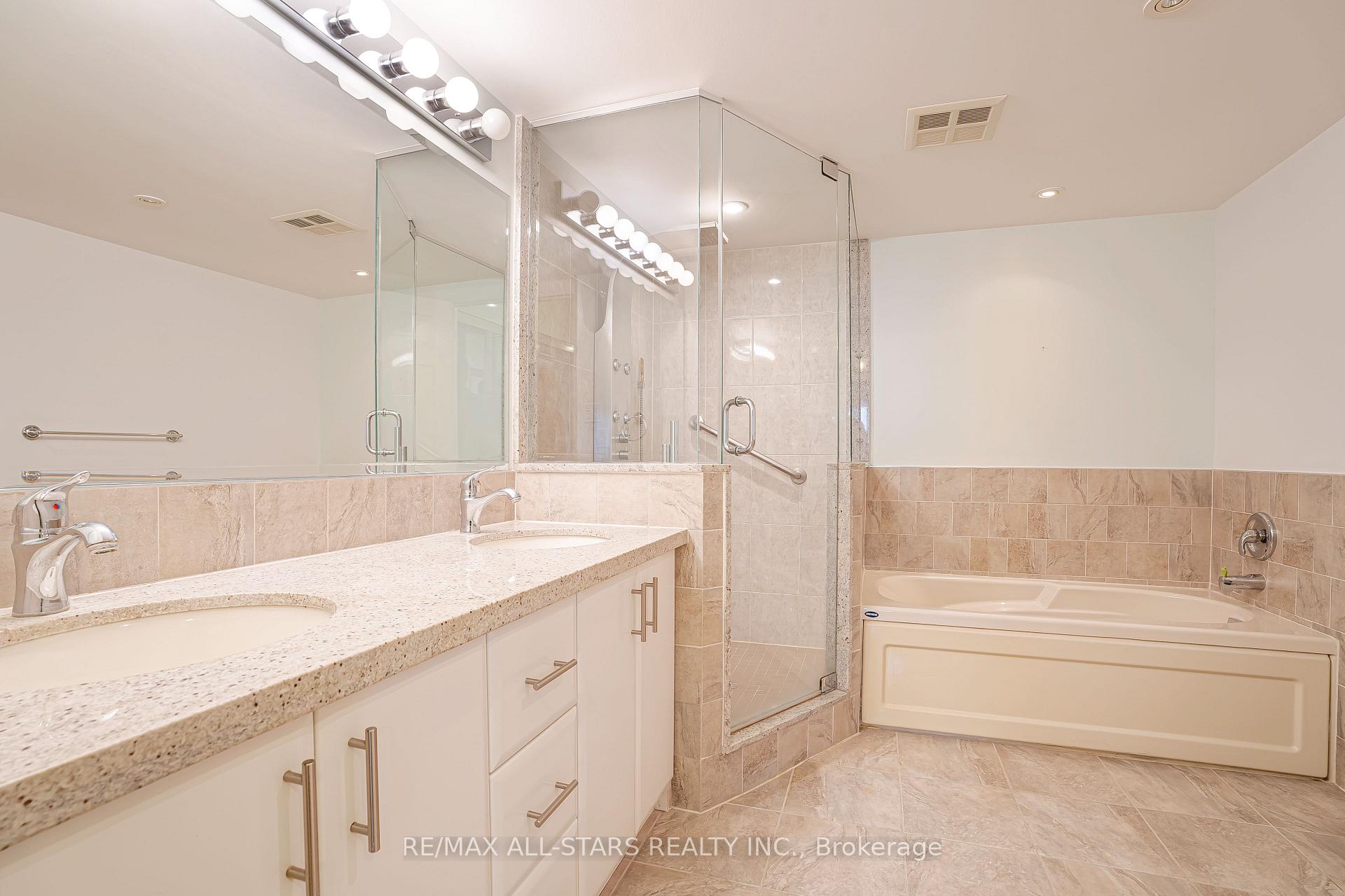 Photo 25 of Unit 817, 25 Austin Drive, Markham, Markville — HOMEH
