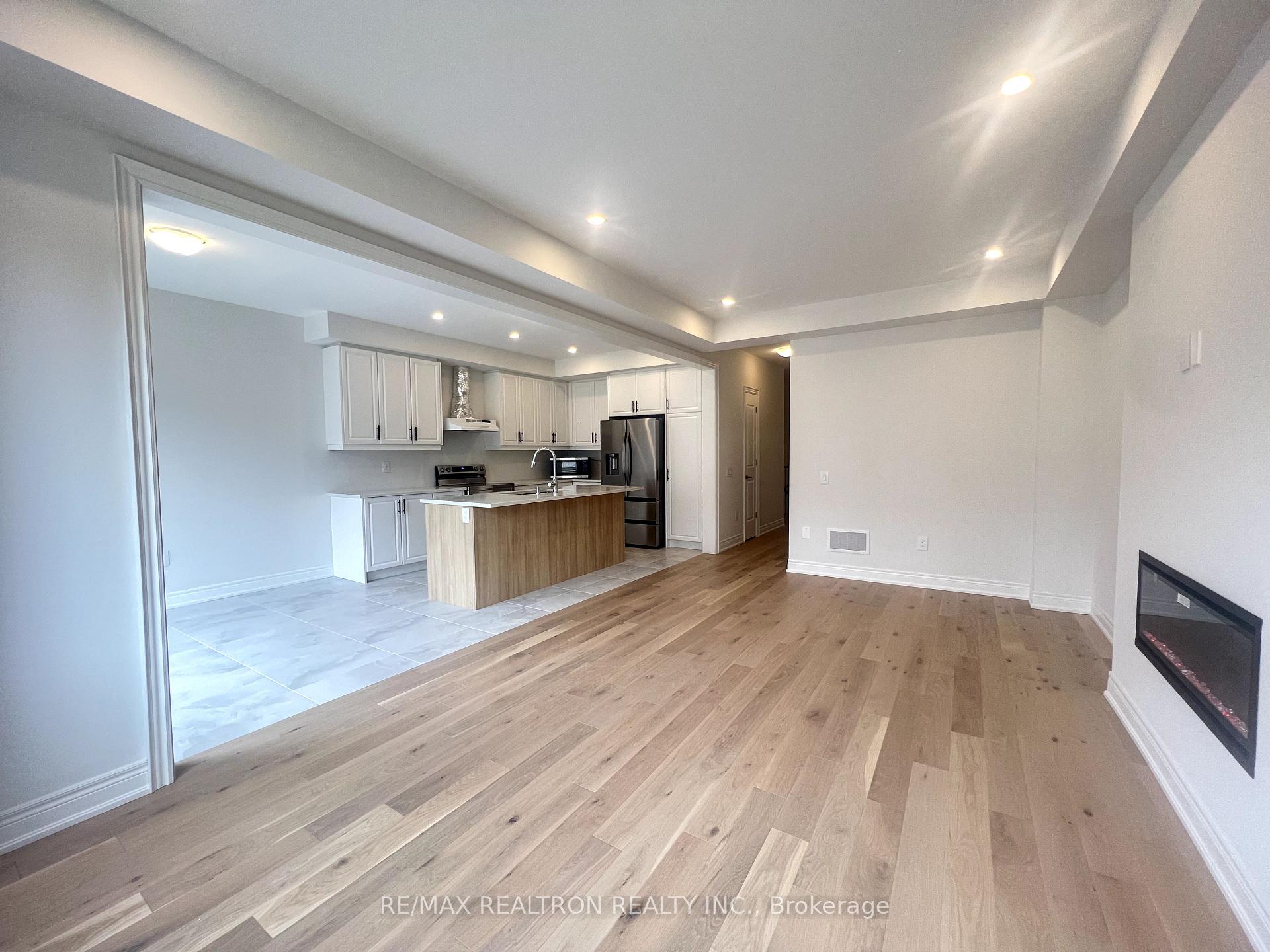 Photo 9 of 65 Kentledge Avenue, East Gwillimbury, Holland Landing — HOMEH