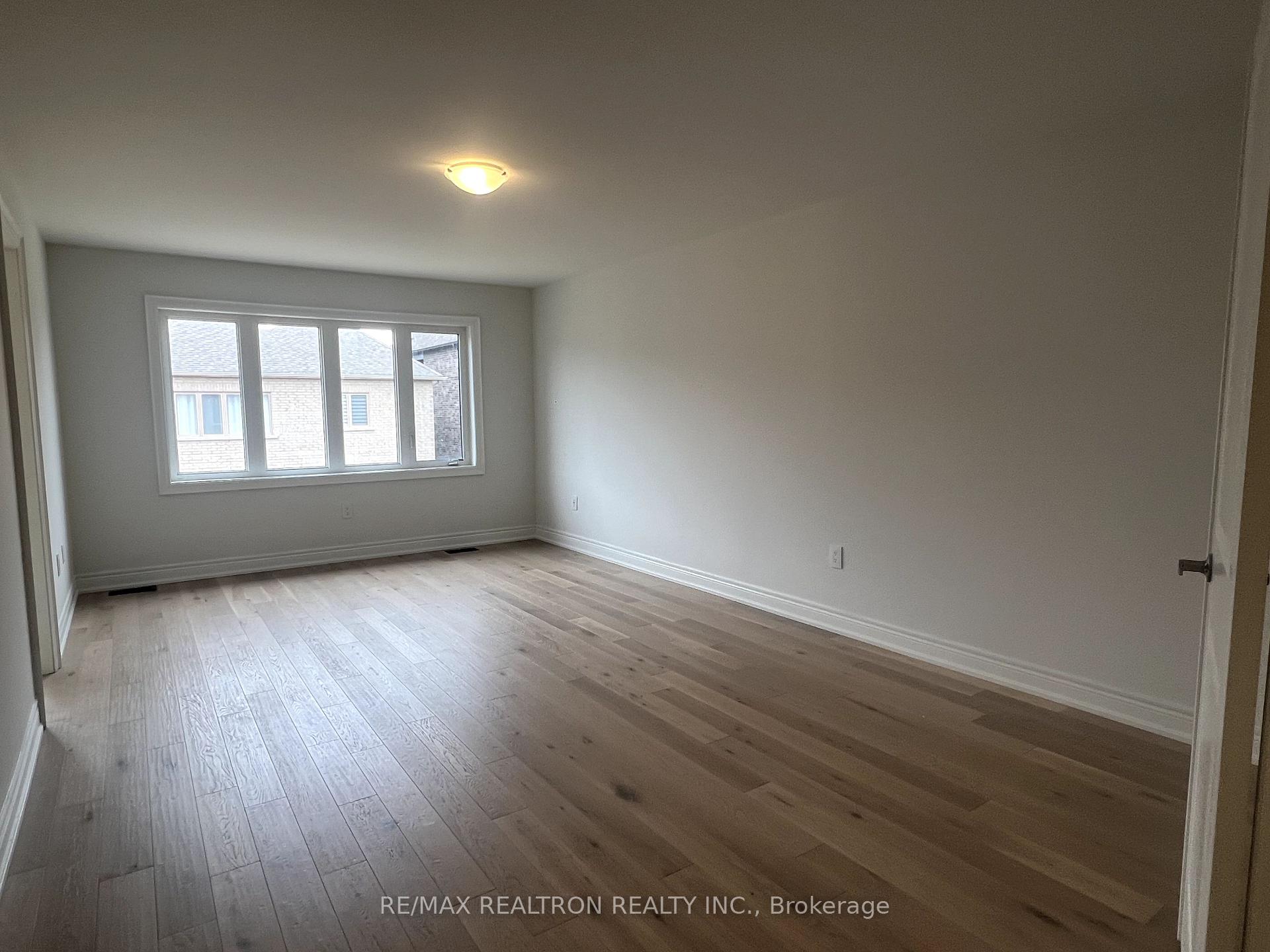 Photo 12 of 65 Kentledge Avenue, East Gwillimbury, Holland Landing — HOMEH
