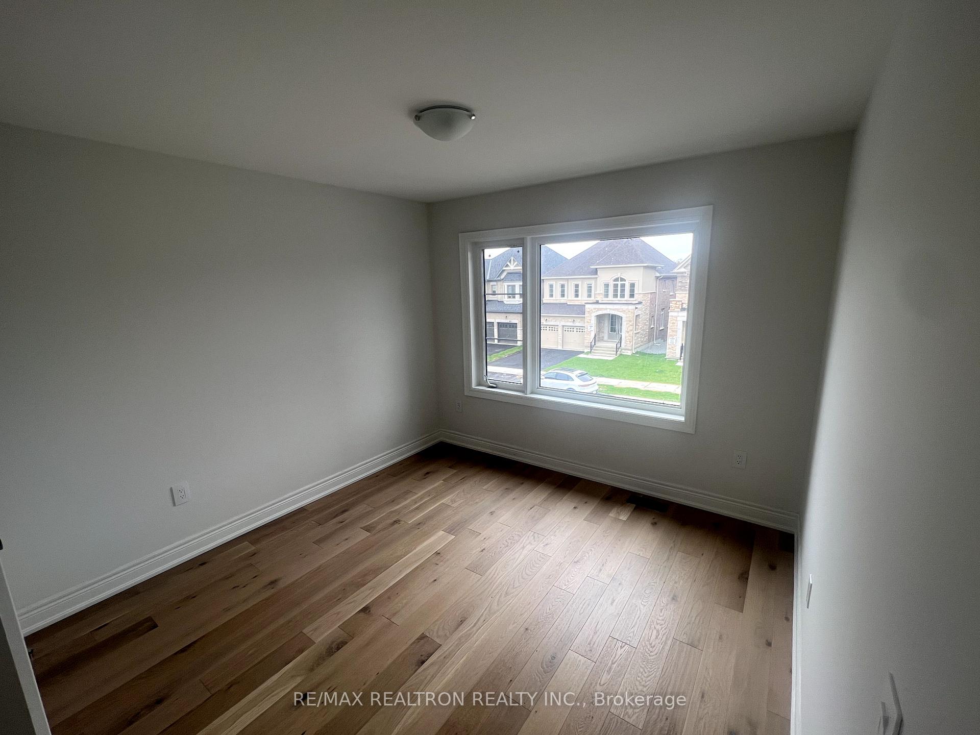 Photo 17 of 65 Kentledge Avenue, East Gwillimbury, Holland Landing — HOMEH