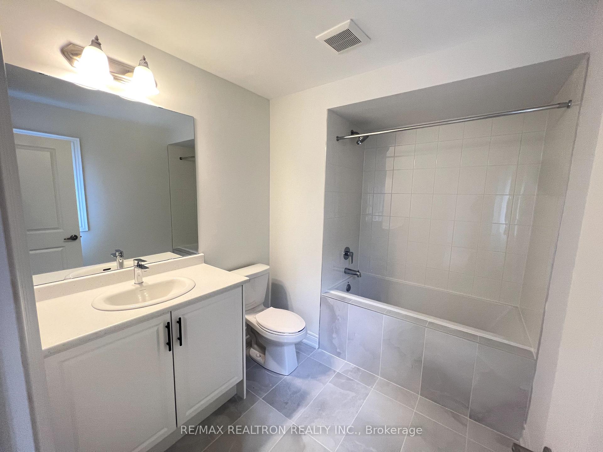 Photo 19 of 65 Kentledge Avenue, East Gwillimbury, Holland Landing — HOMEH