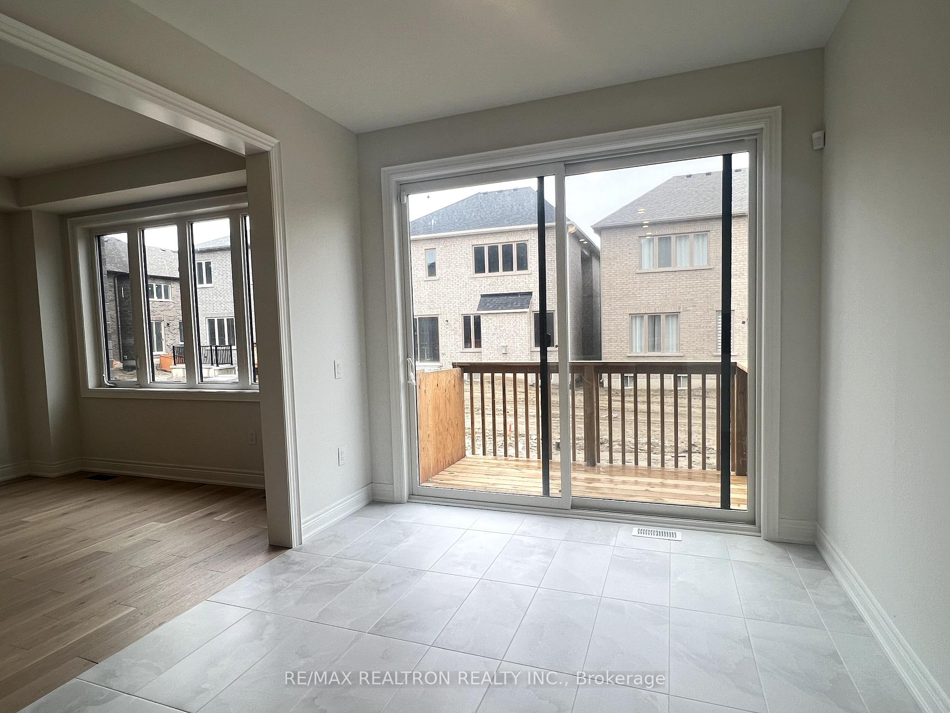 Photo 22 of 65 Kentledge Avenue, East Gwillimbury, Holland Landing — HOMEH