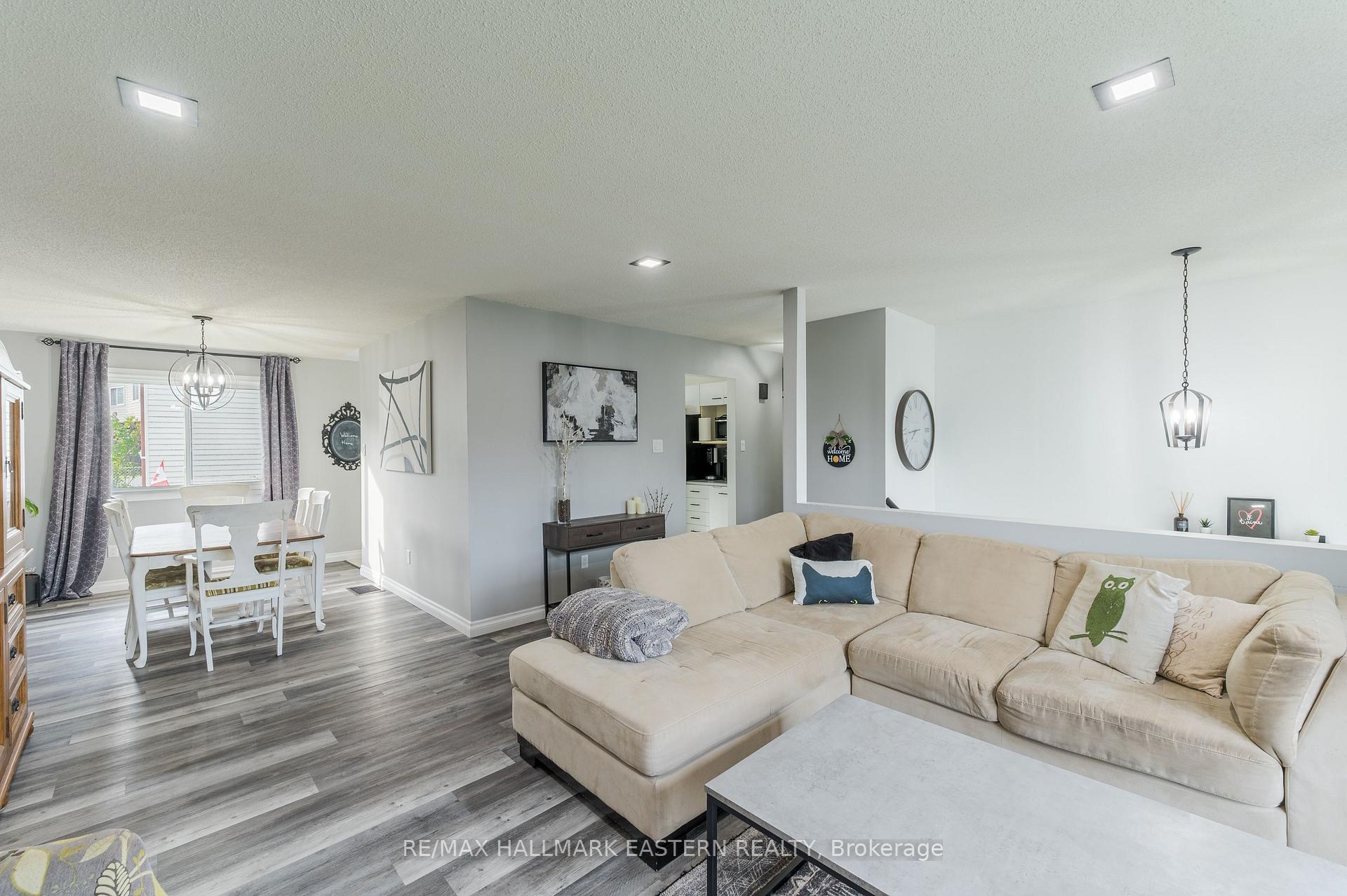 Photo 2 of 1663 Ramblewood Drive, Peterborough, Otonabee Ward 1 — HOMEH