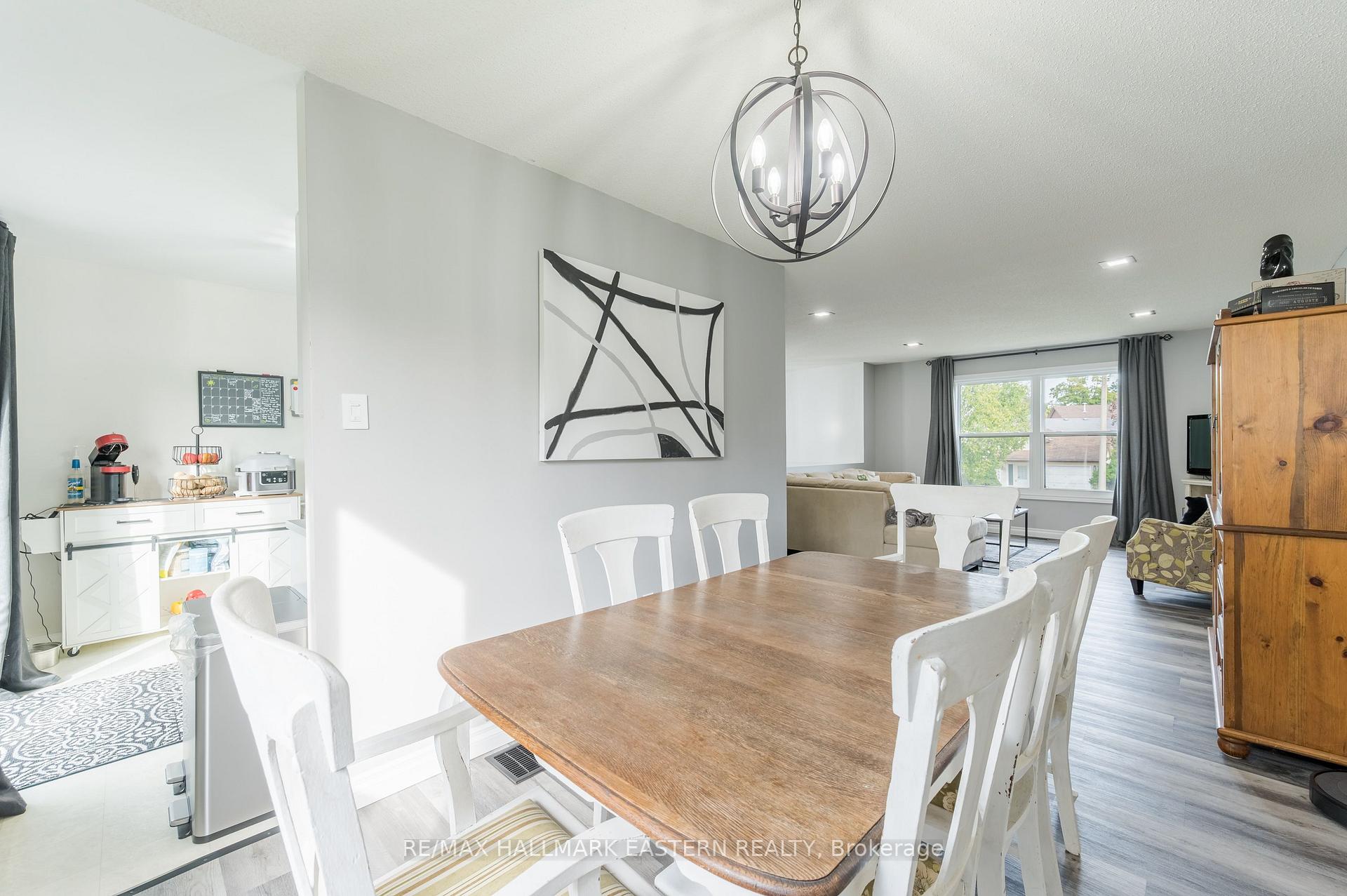 Photo 12 of 1663 Ramblewood Drive, Peterborough, Otonabee Ward 1 — HOMEH