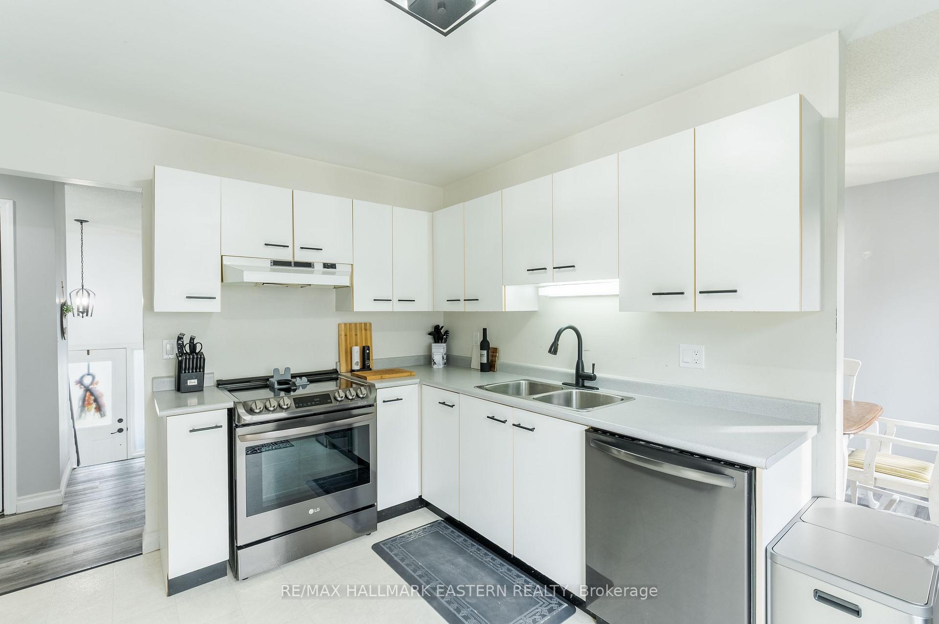 Photo 14 of 1663 Ramblewood Drive, Peterborough, Otonabee Ward 1 — HOMEH