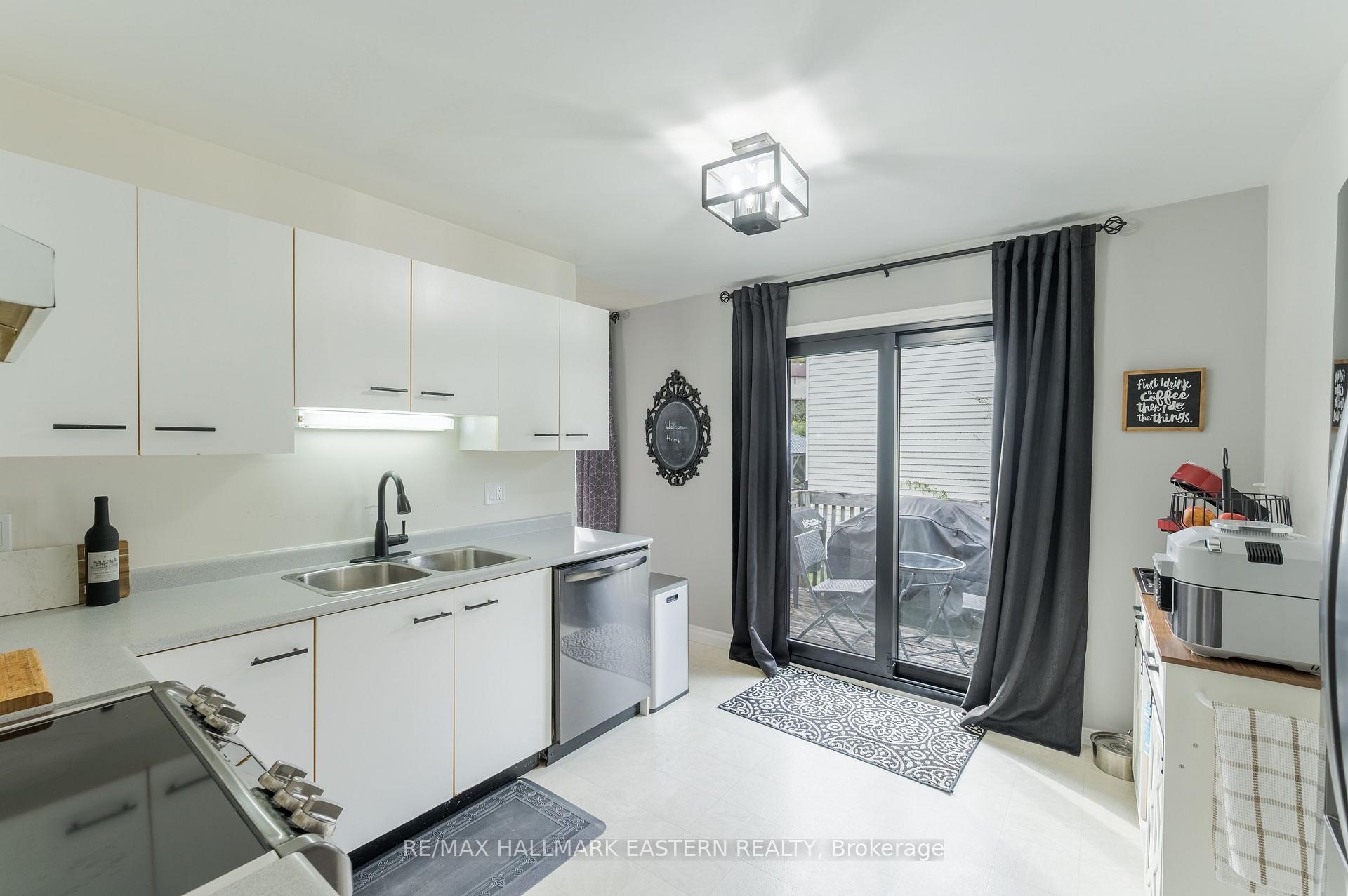 Photo 15 of 1663 Ramblewood Drive, Peterborough, Otonabee Ward 1 — HOMEH
