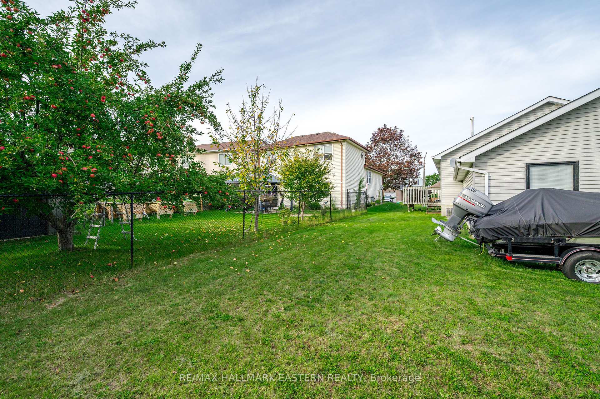 Photo 37 of 1663 Ramblewood Drive, Peterborough, Otonabee Ward 1 — HOMEH