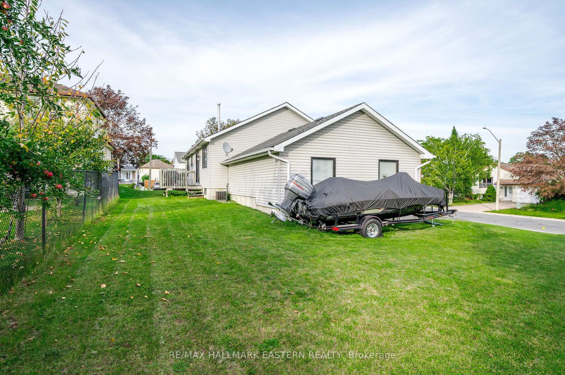Photo 39 of 1663 Ramblewood Drive, Peterborough, Otonabee Ward 1 — HOMEH
