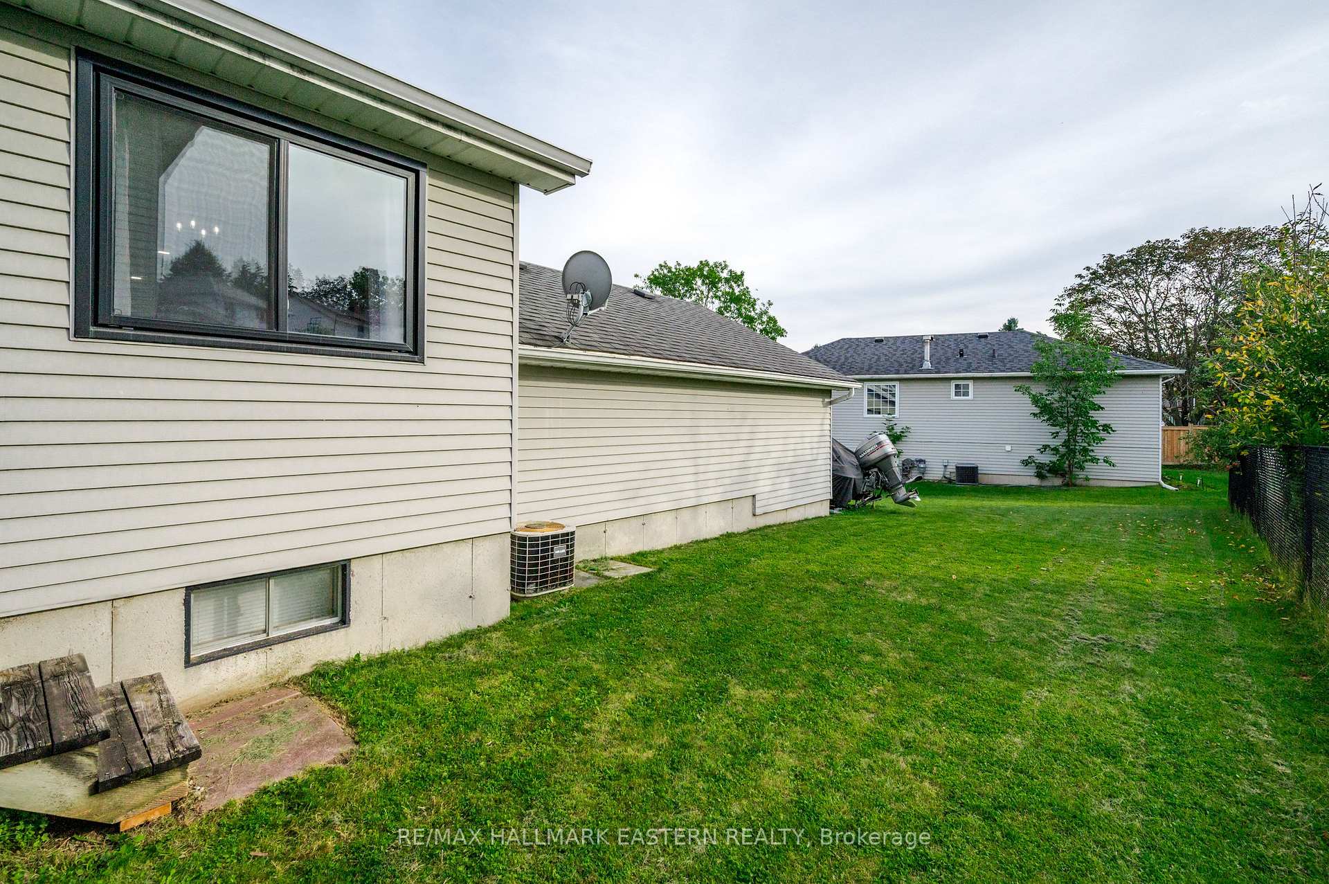 Photo 42 of 1663 Ramblewood Drive, Peterborough, Otonabee Ward 1 — HOMEH