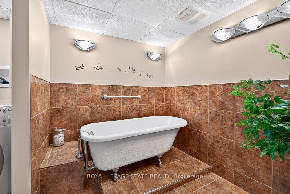 Photo 38 of 102 Birchlawn Drive, Hamilton, Stoney Creek — HOMEH