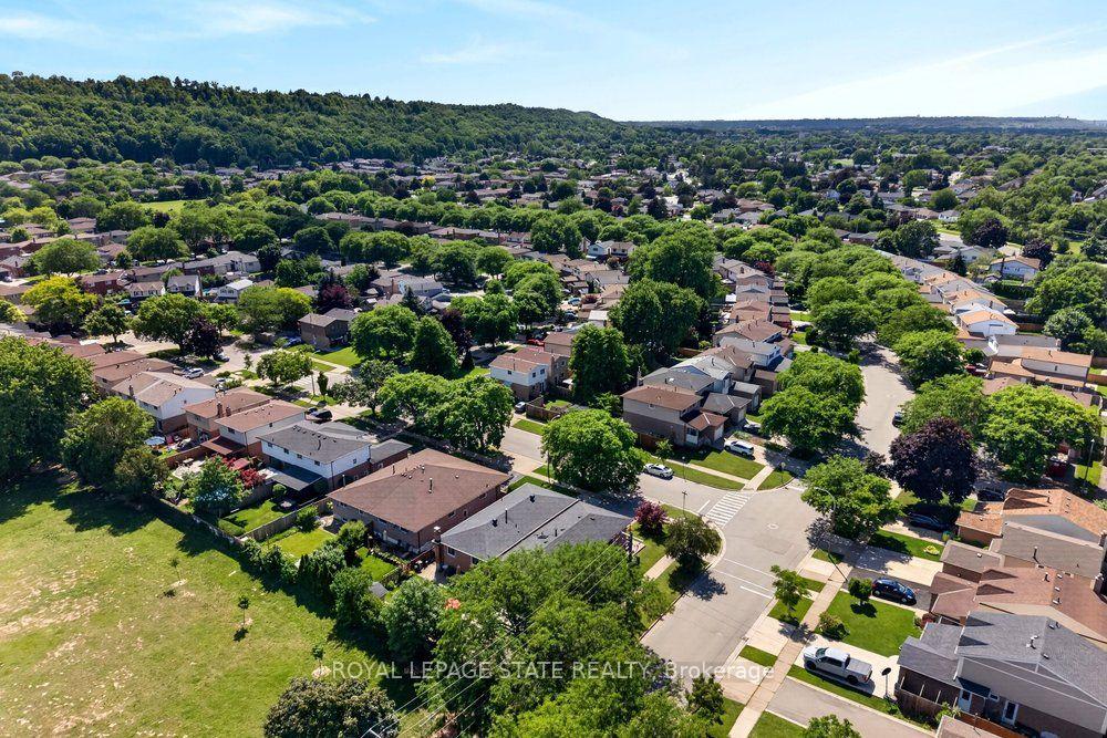 Photo 49 of 102 Birchlawn Drive, Hamilton, Stoney Creek — HOMEH