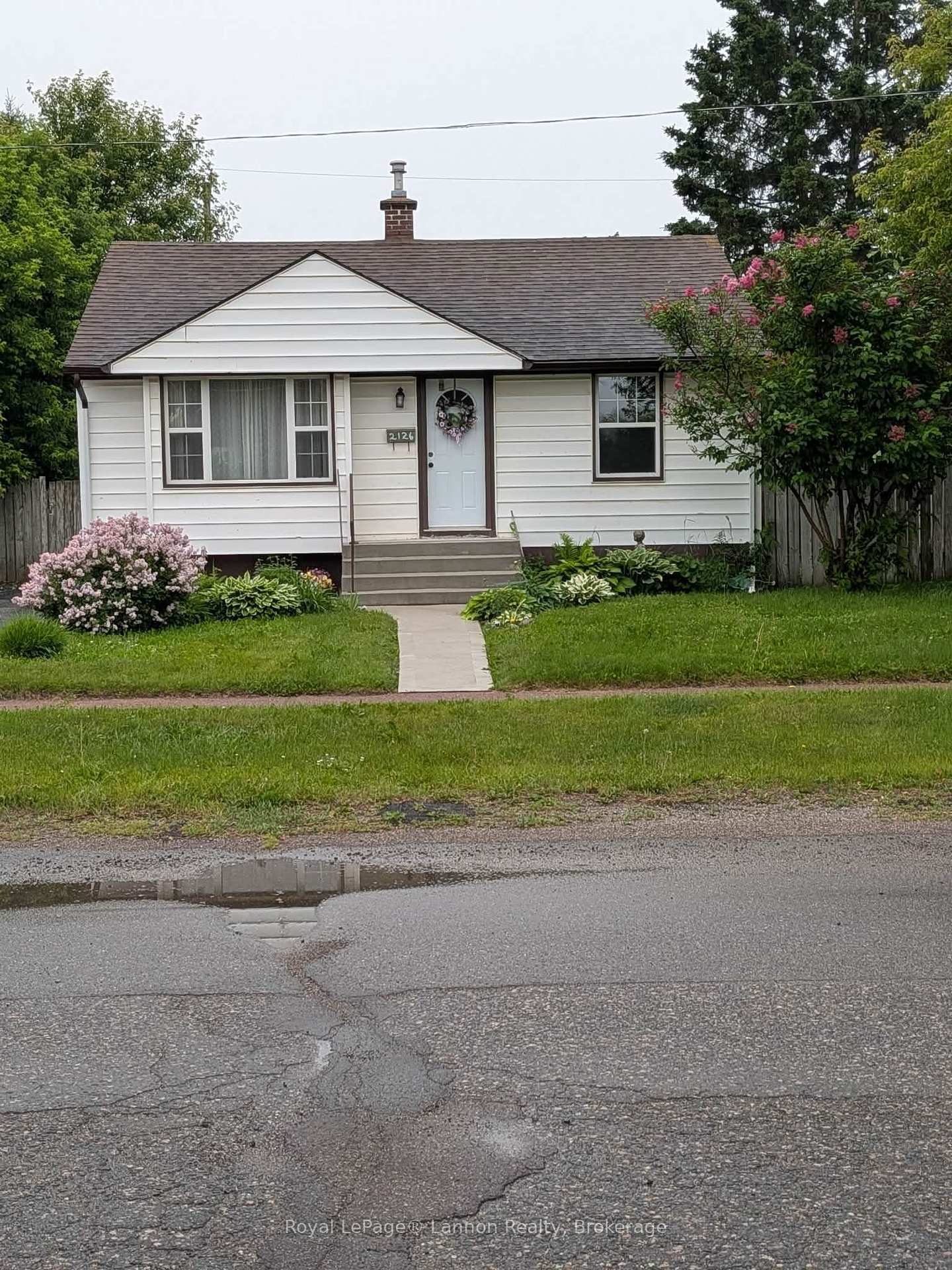 Photo 1 of 2126 Mcgregor Avenue, Thunder Bay, Green Acres — HOMEH
