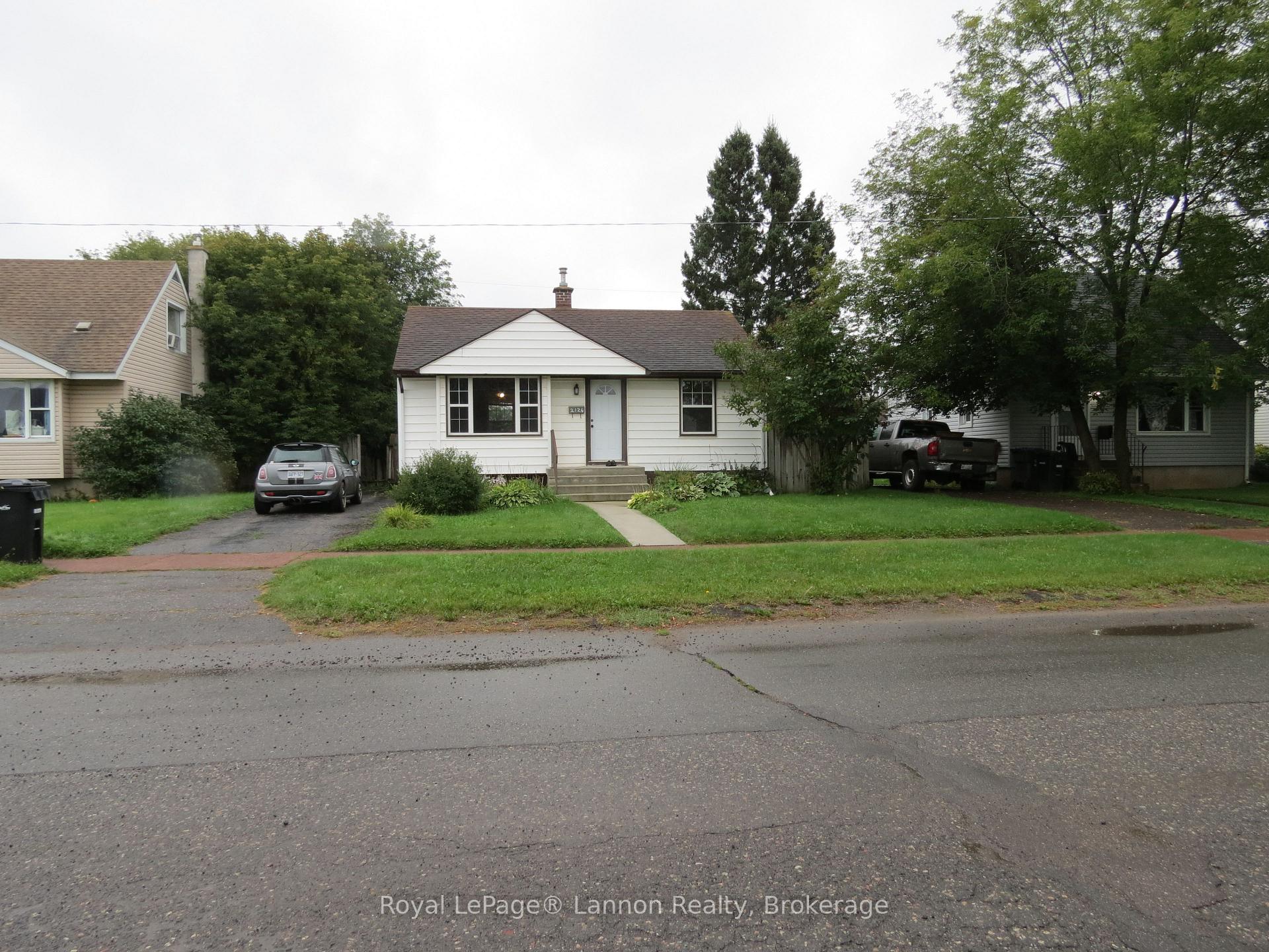 Photo 2 of 2126 Mcgregor Avenue, Thunder Bay, Green Acres — HOMEH