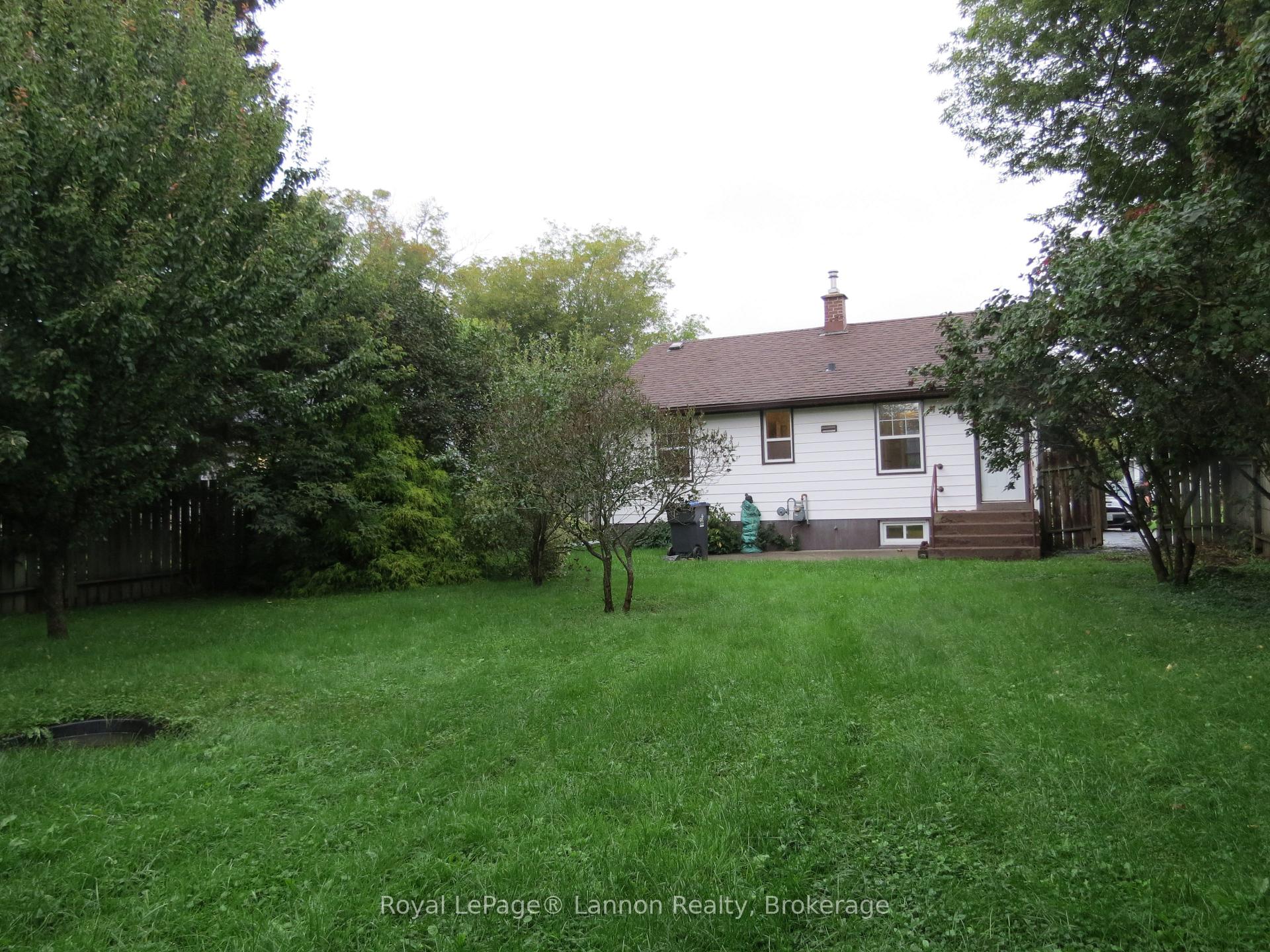 Photo 4 of 2126 Mcgregor Avenue, Thunder Bay, Green Acres — HOMEH