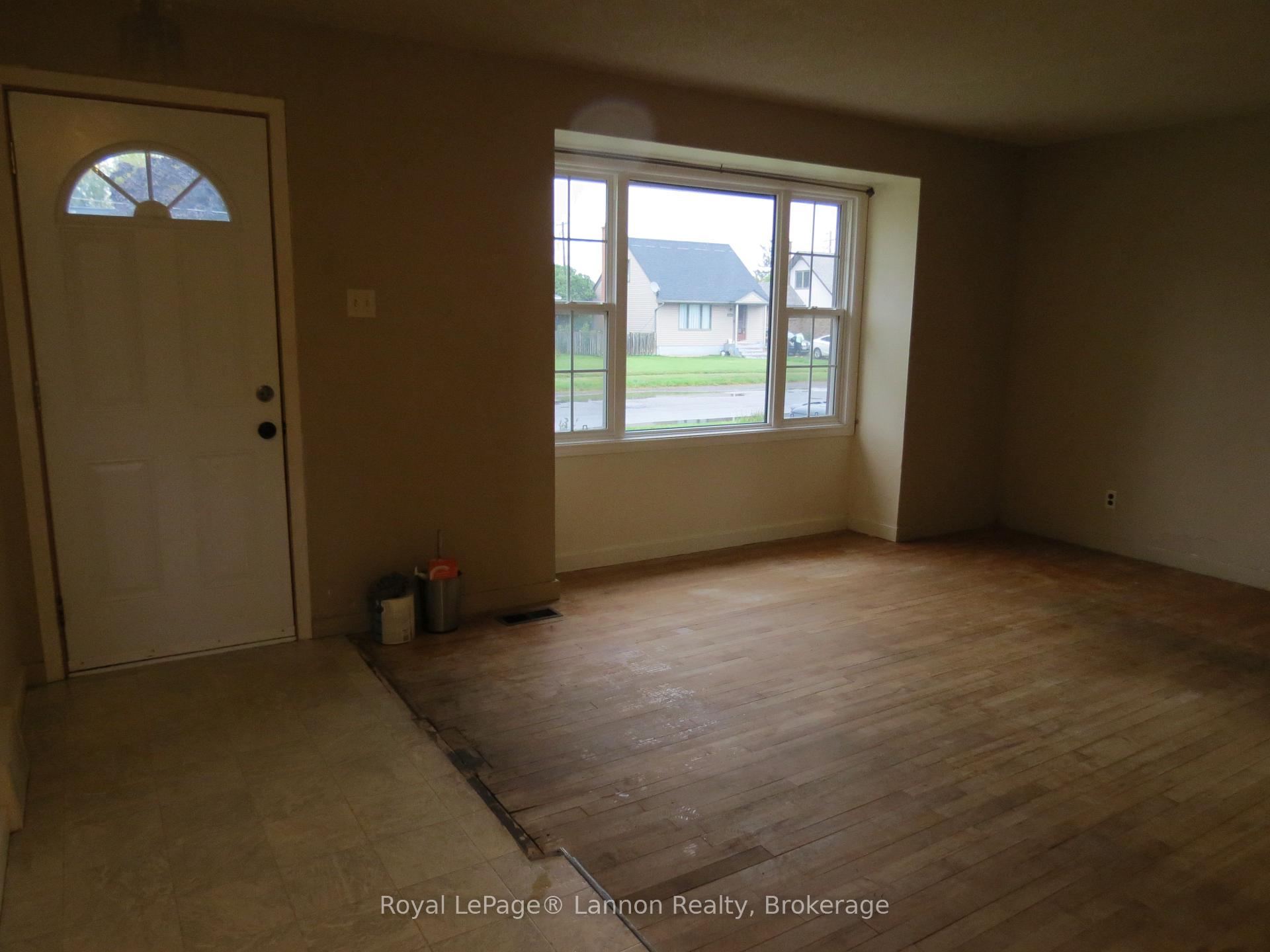 Photo 6 of 2126 Mcgregor Avenue, Thunder Bay, Green Acres — HOMEH