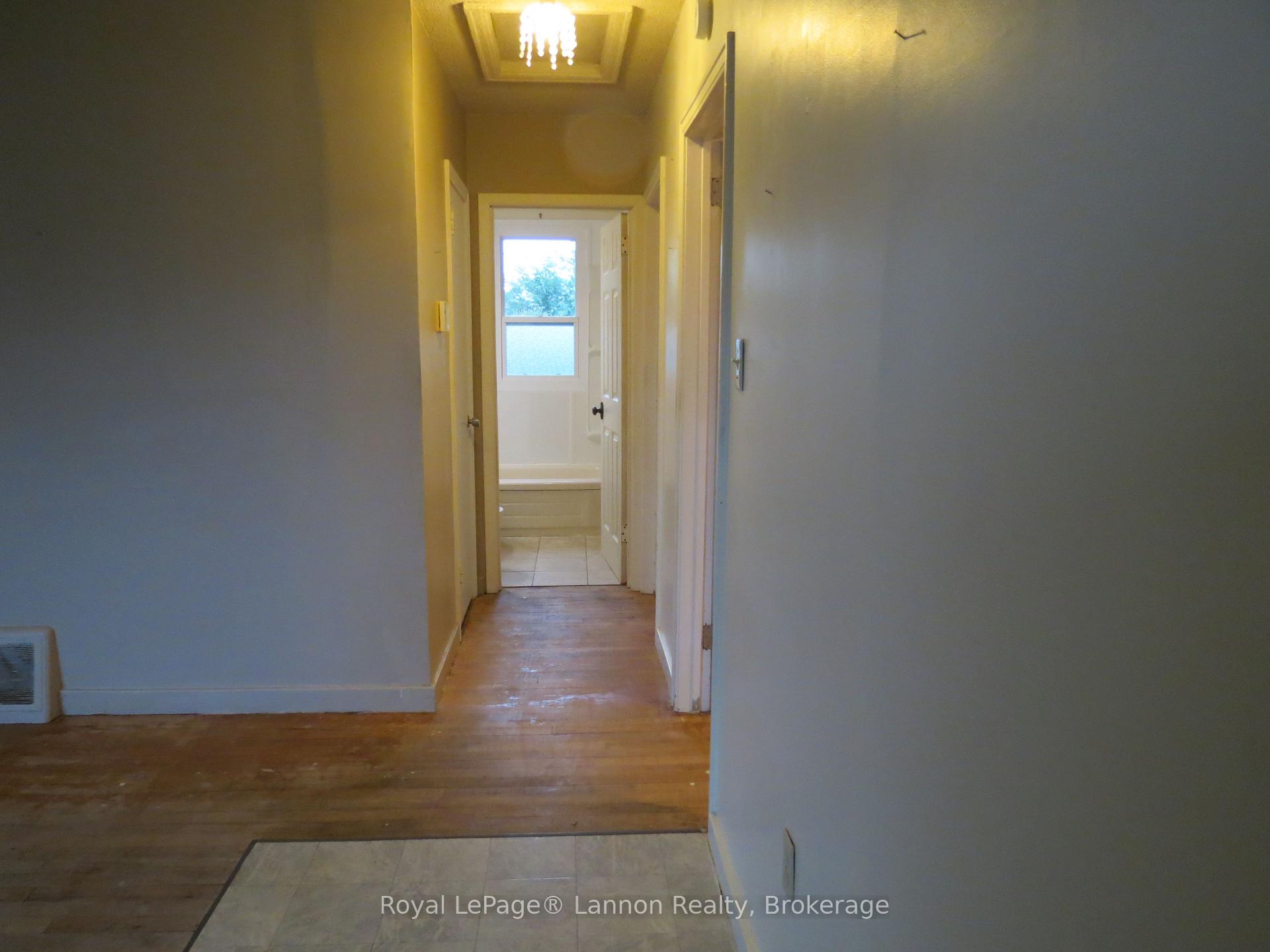 Photo 8 of 2126 Mcgregor Avenue, Thunder Bay, Green Acres — HOMEH