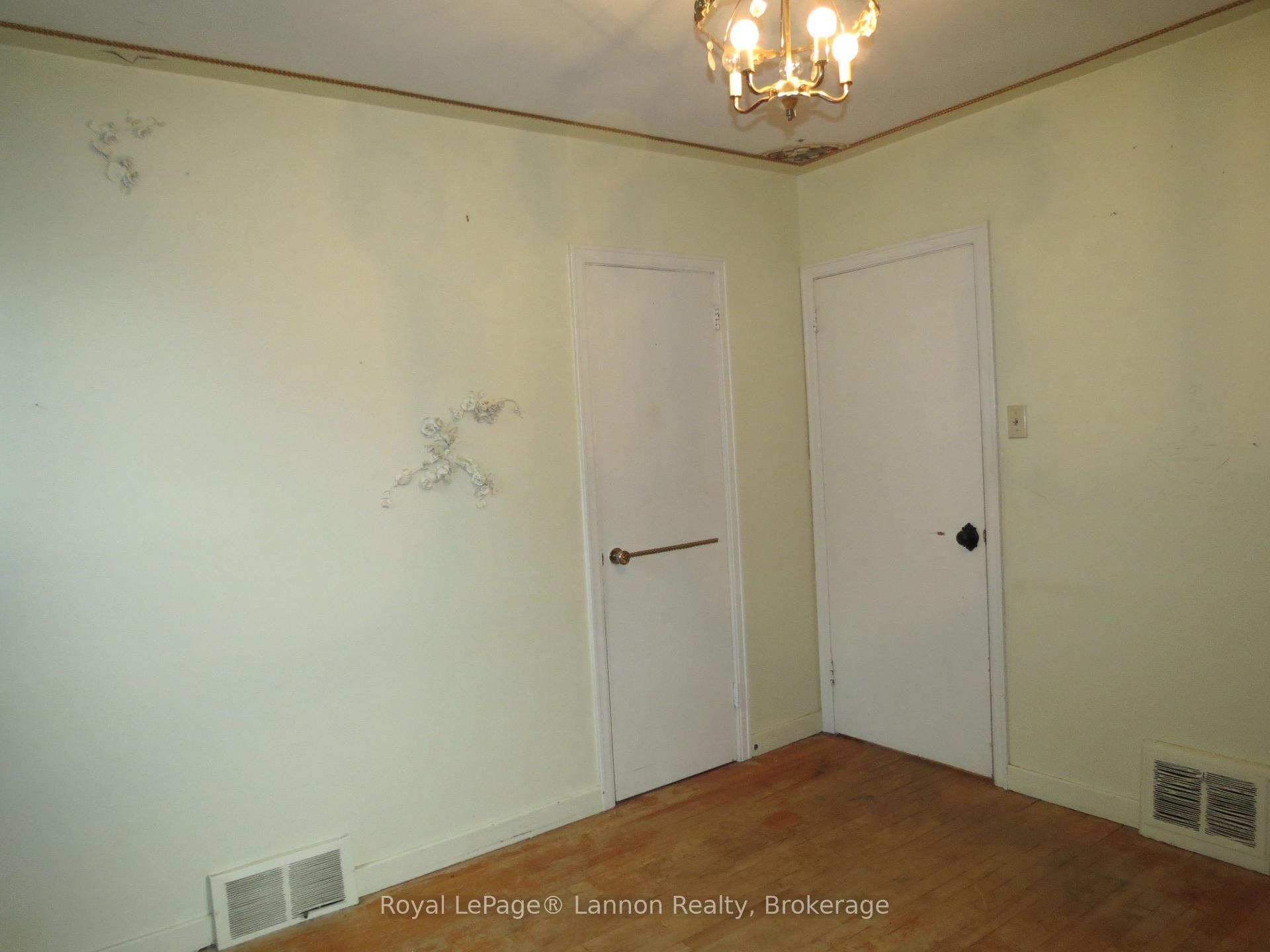 Photo 11 of 2126 Mcgregor Avenue, Thunder Bay, Green Acres — HOMEH