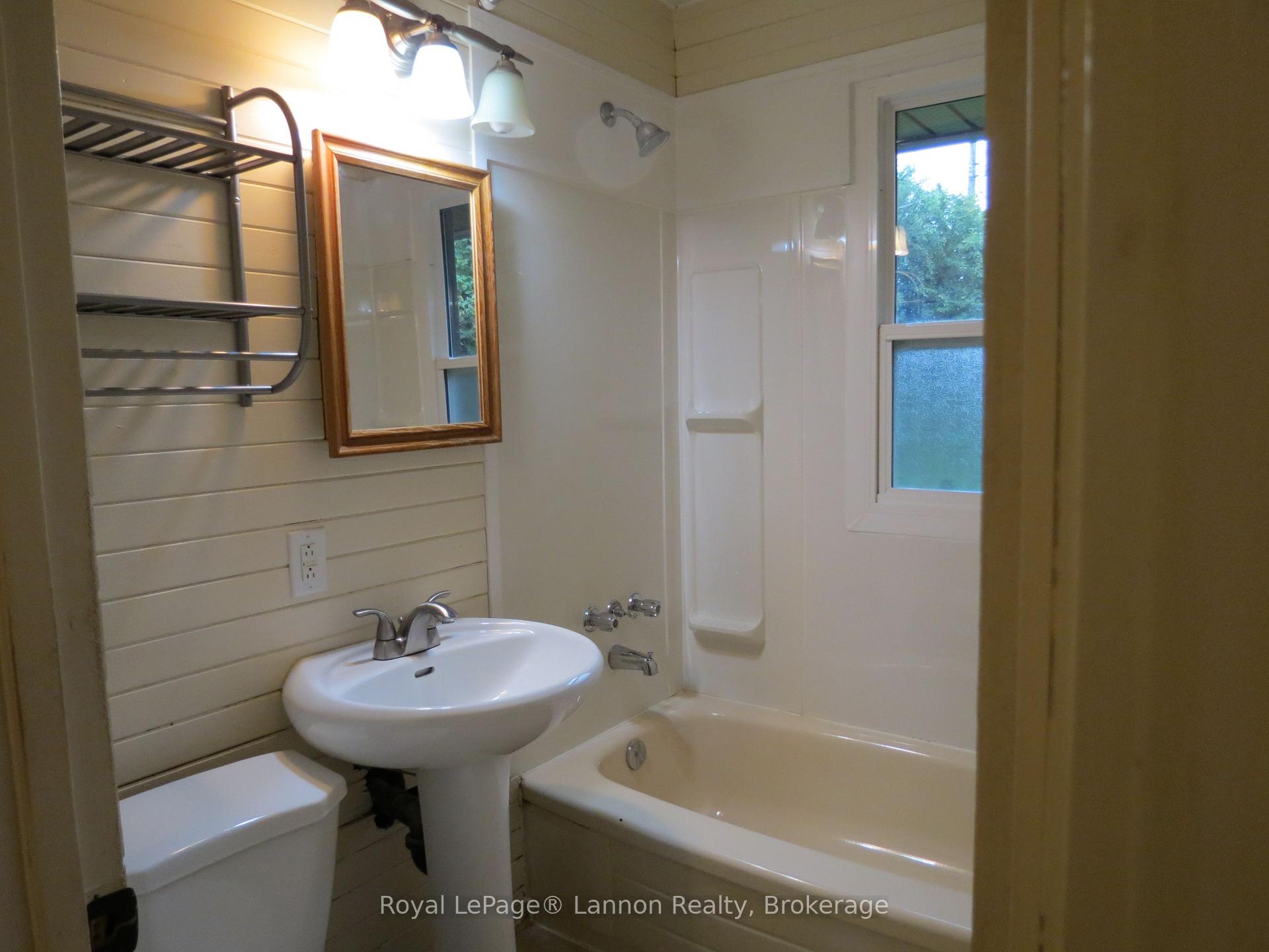 Photo 17 of 2126 Mcgregor Avenue, Thunder Bay, Green Acres — HOMEH