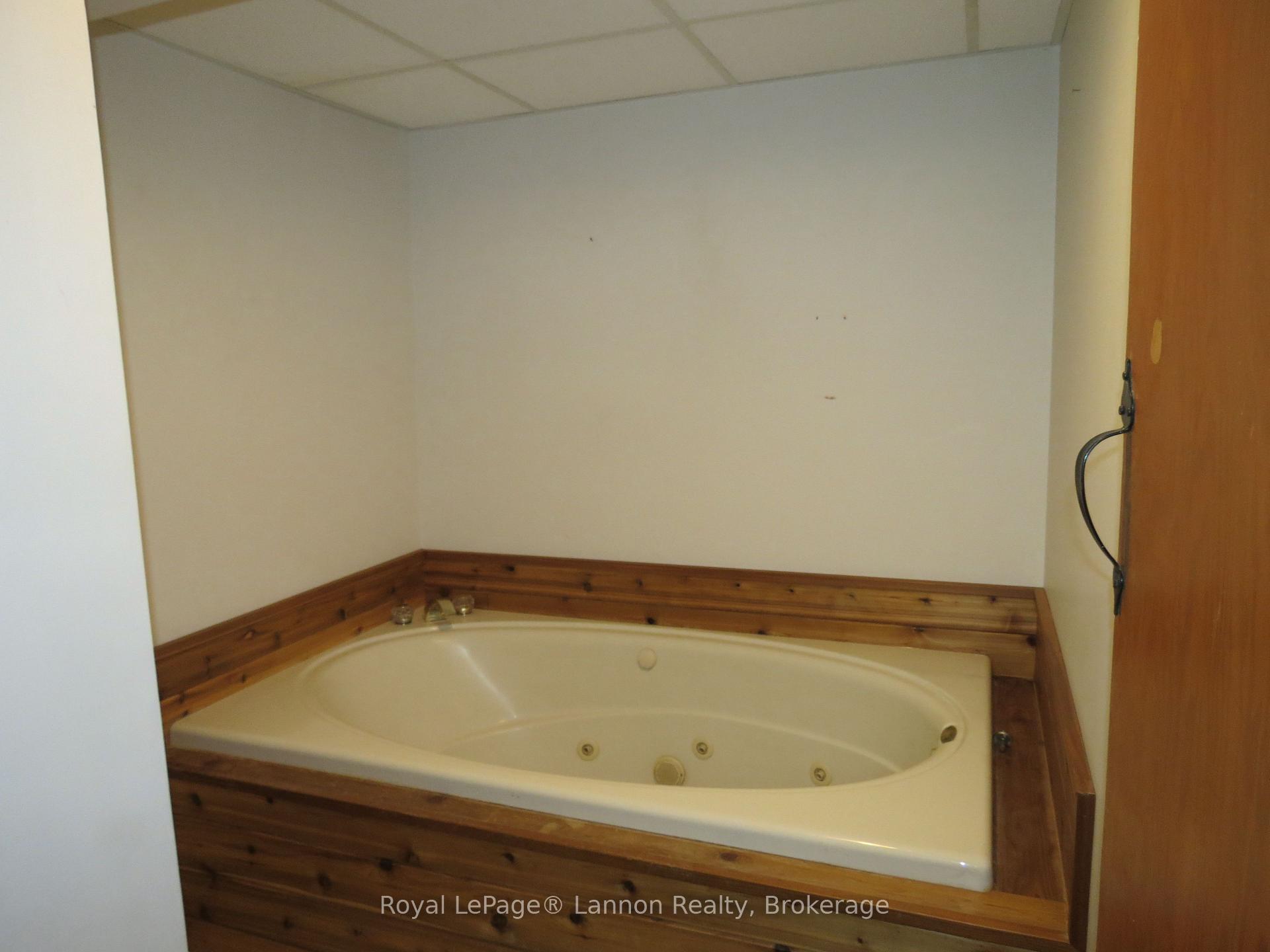 Photo 33 of 2126 Mcgregor Avenue, Thunder Bay, Green Acres — HOMEH