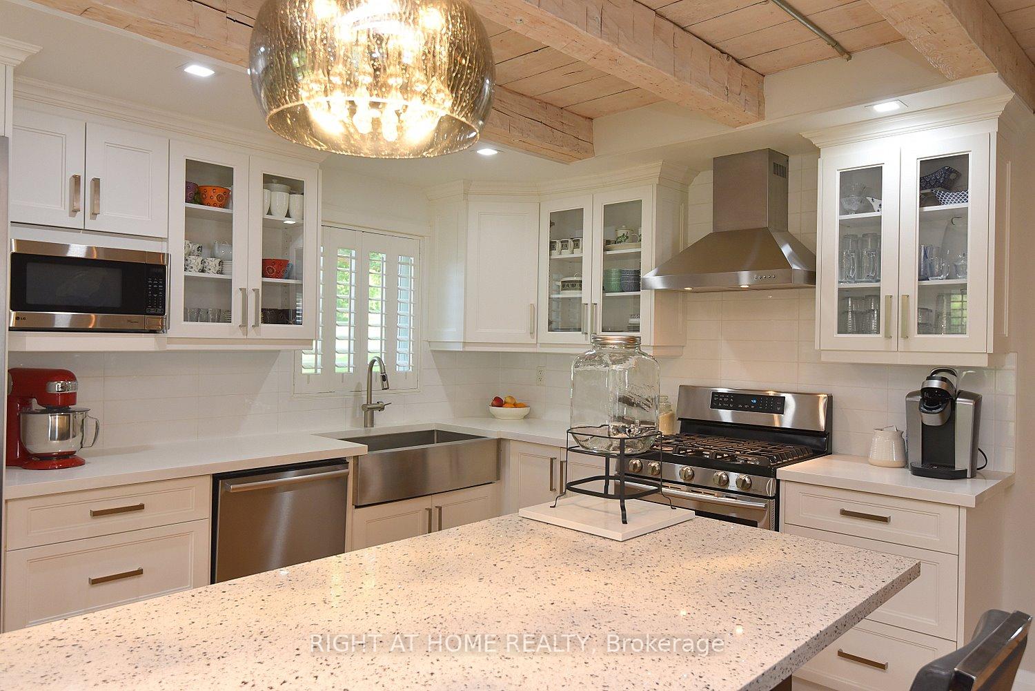 Photo 13 of 2030 Governors Road, Hamilton, Rural Ancaster — HOMEH