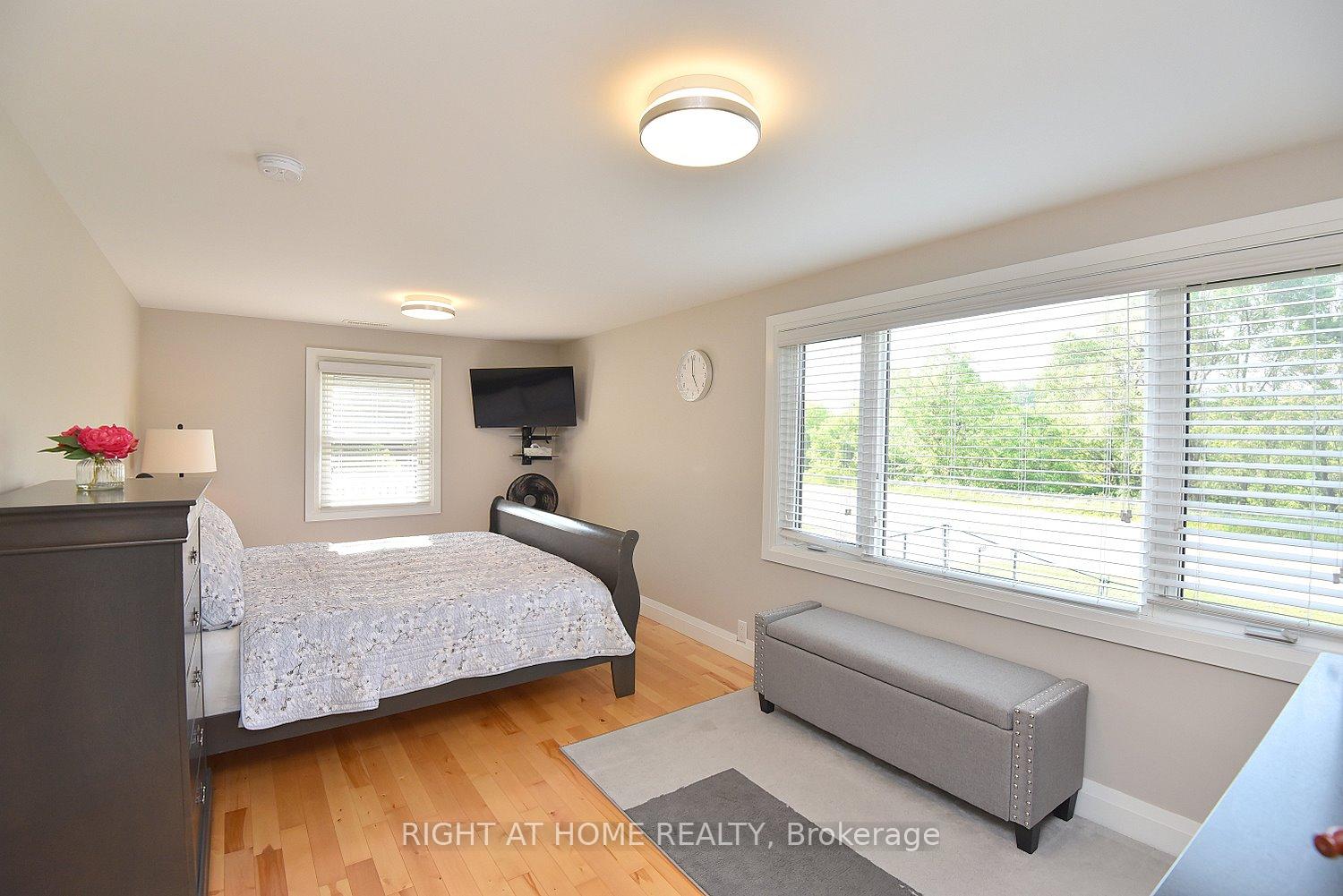 Photo 22 of 2030 Governors Road, Hamilton, Rural Ancaster — HOMEH