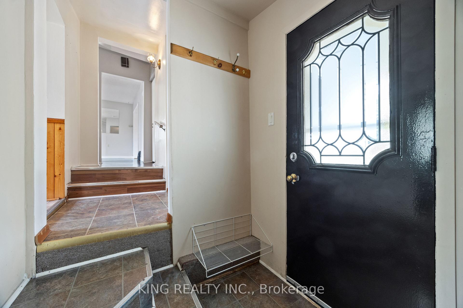 Photo of 221 Samuelson Street