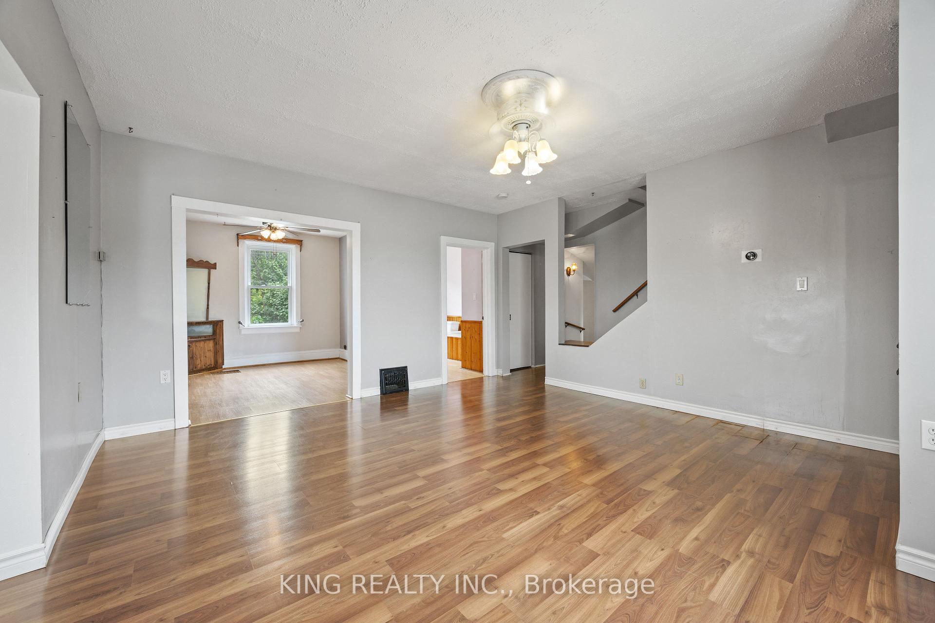 Photo 11 of 221 Samuelson Street, Cambridge, Elgin Park/Coronation — HOMEH