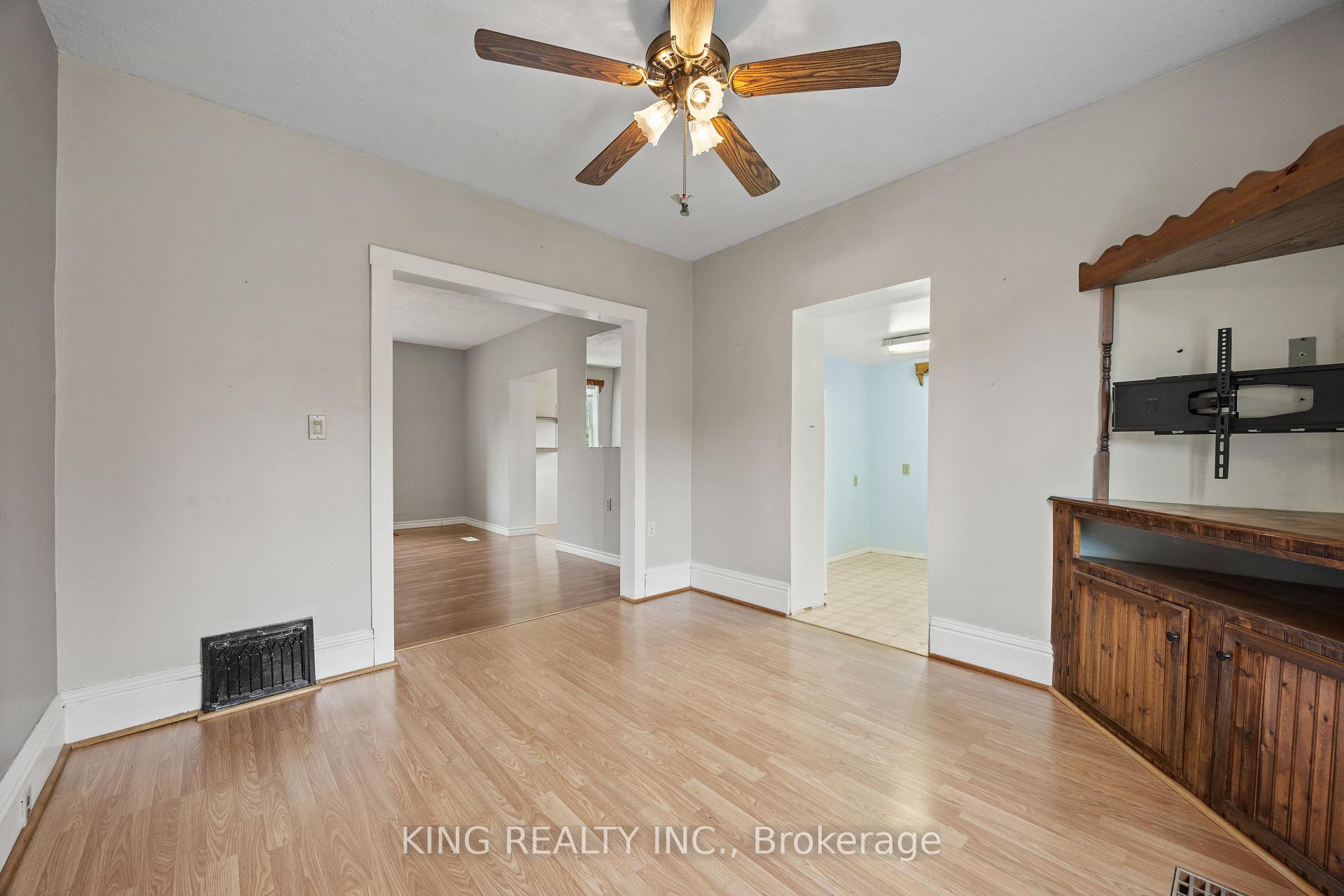 Photo 14 of 221 Samuelson Street, Cambridge, Elgin Park/Coronation — HOMEH