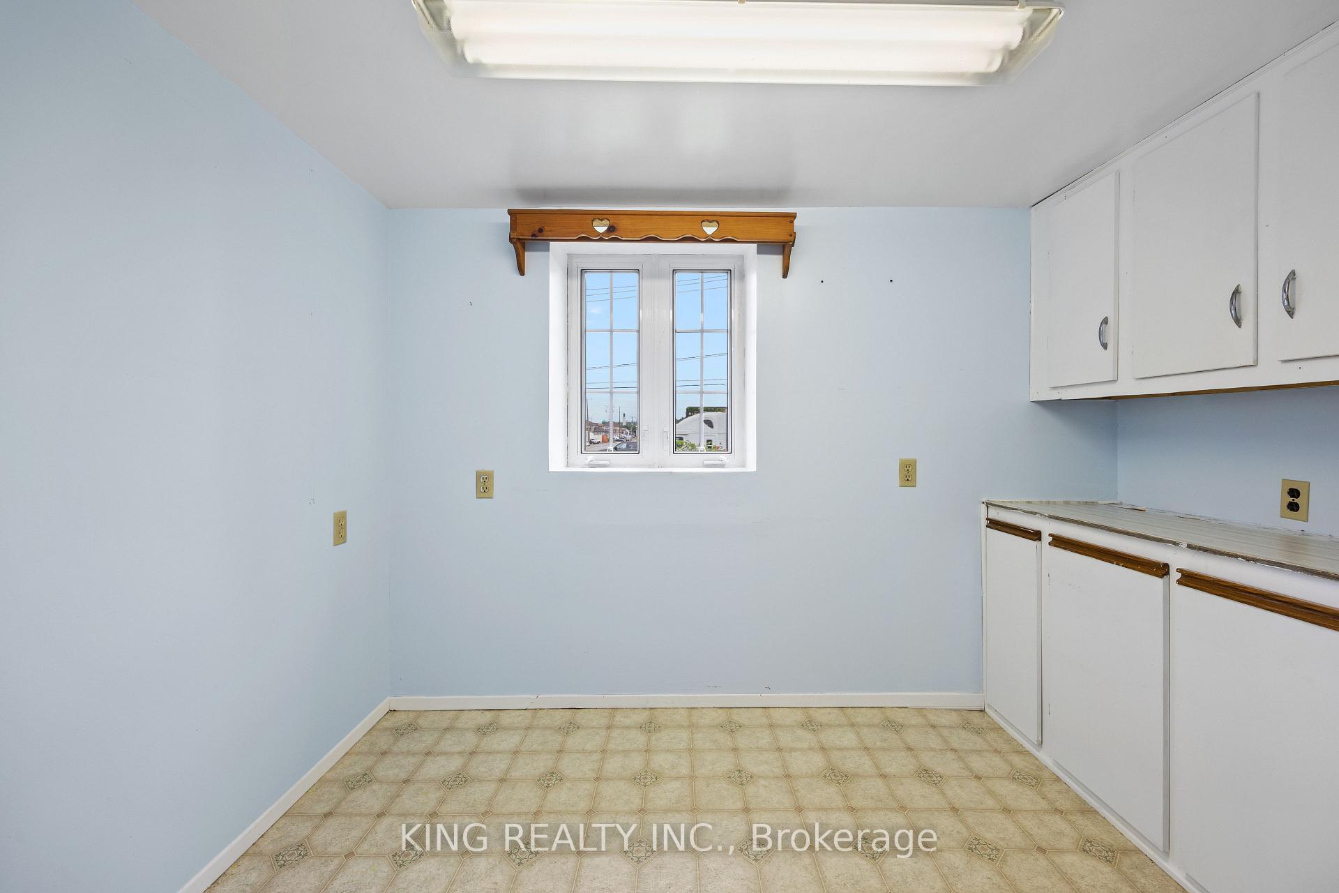 Photo 15 of 221 Samuelson Street, Cambridge, Elgin Park/Coronation — HOMEH