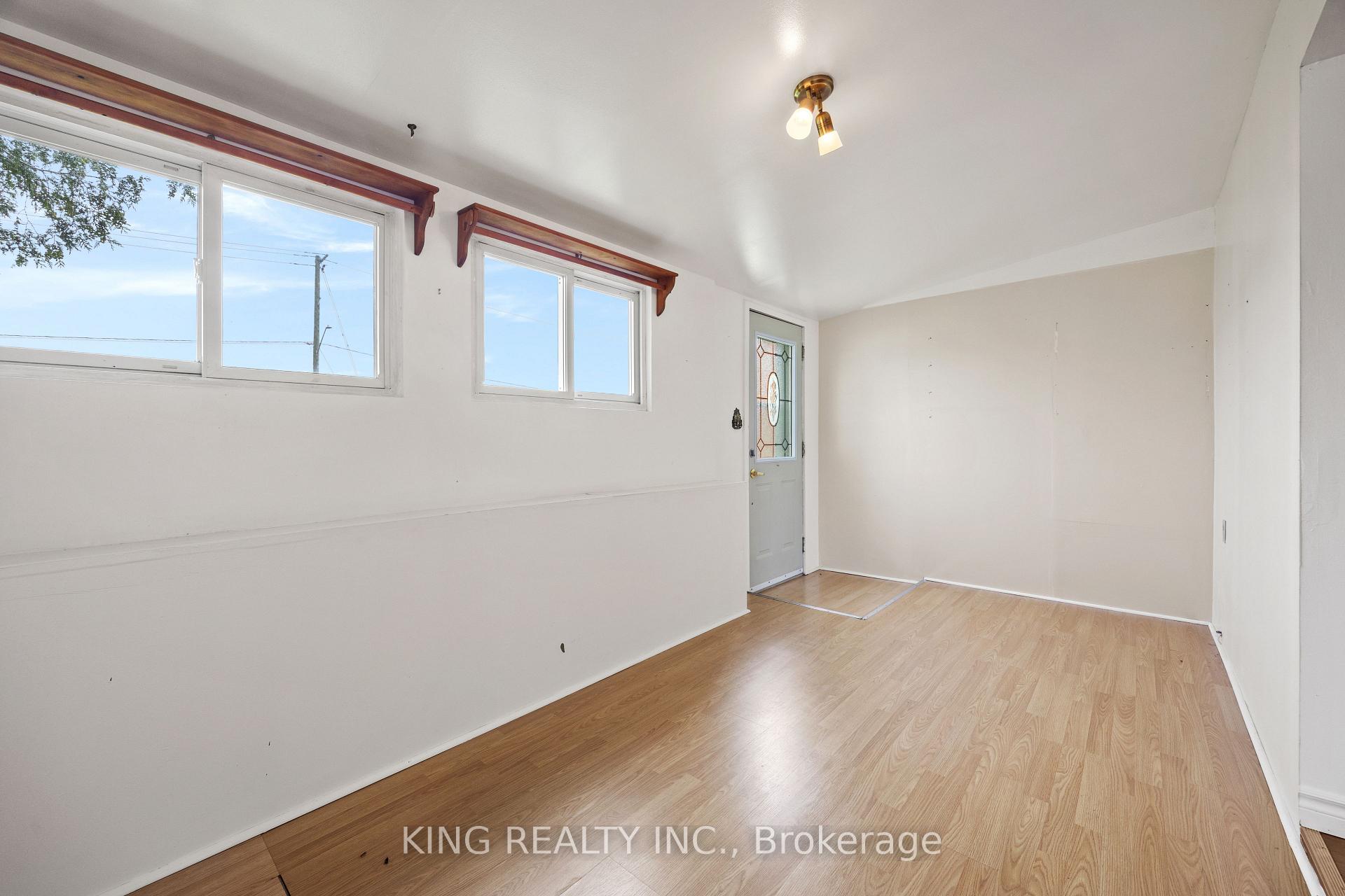 Photo 17 of 221 Samuelson Street, Cambridge, Elgin Park/Coronation — HOMEH