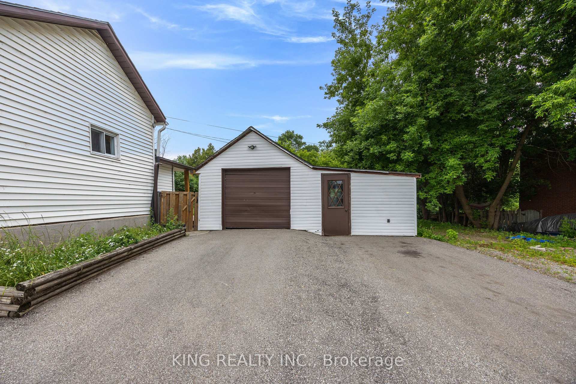 Photo 31 of 221 Samuelson Street, Cambridge, Elgin Park/Coronation — HOMEH